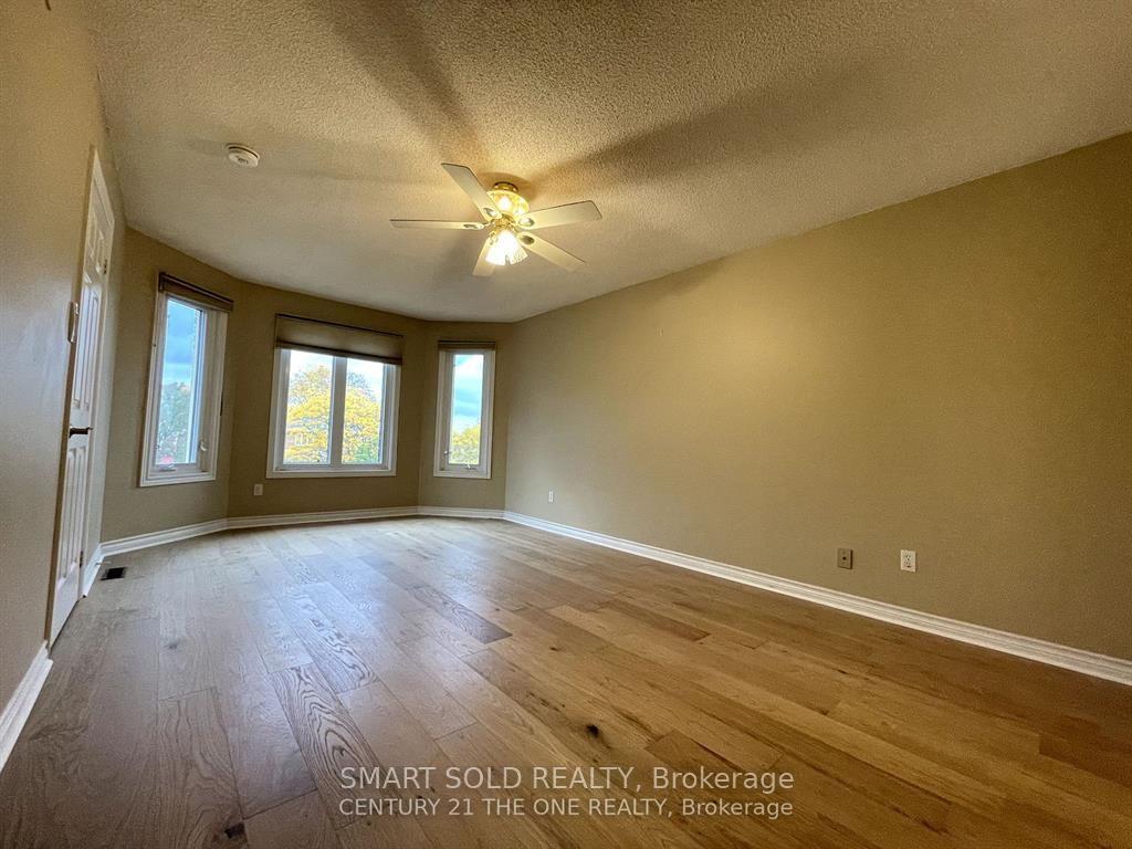 Photo 6 of Unit upper, 330 Leacock Drive, Barrie, Letitia Heights — HOMEH