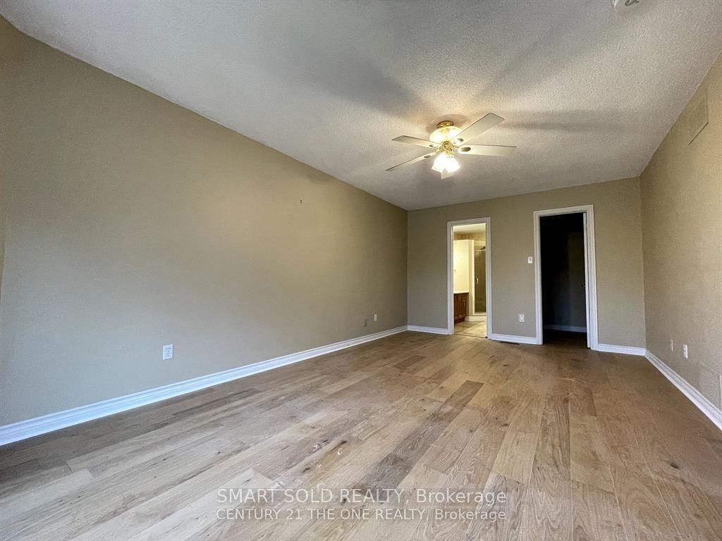 Photo 8 of Unit upper, 330 Leacock Drive, Barrie, Letitia Heights — HOMEH