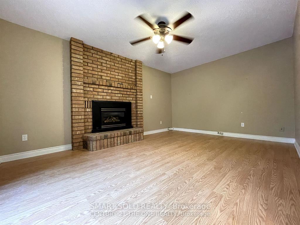 Photo 13 of Unit upper, 330 Leacock Drive, Barrie, Letitia Heights — HOMEH