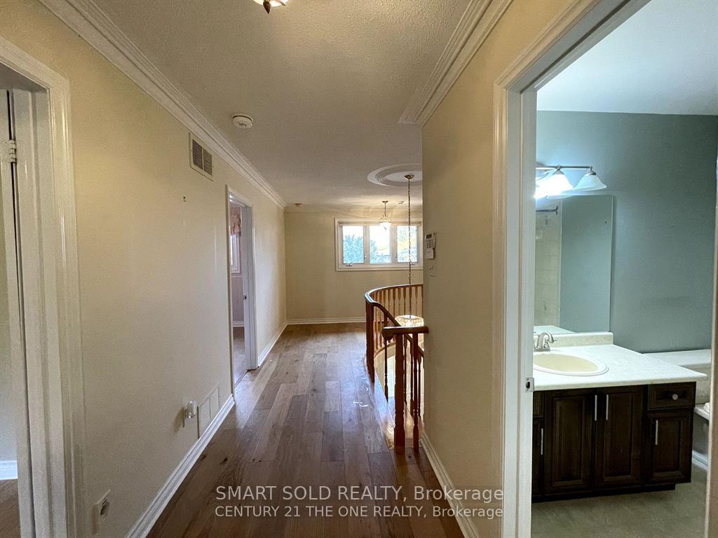 Photo 14 of Unit upper, 330 Leacock Drive, Barrie, Letitia Heights — HOMEH