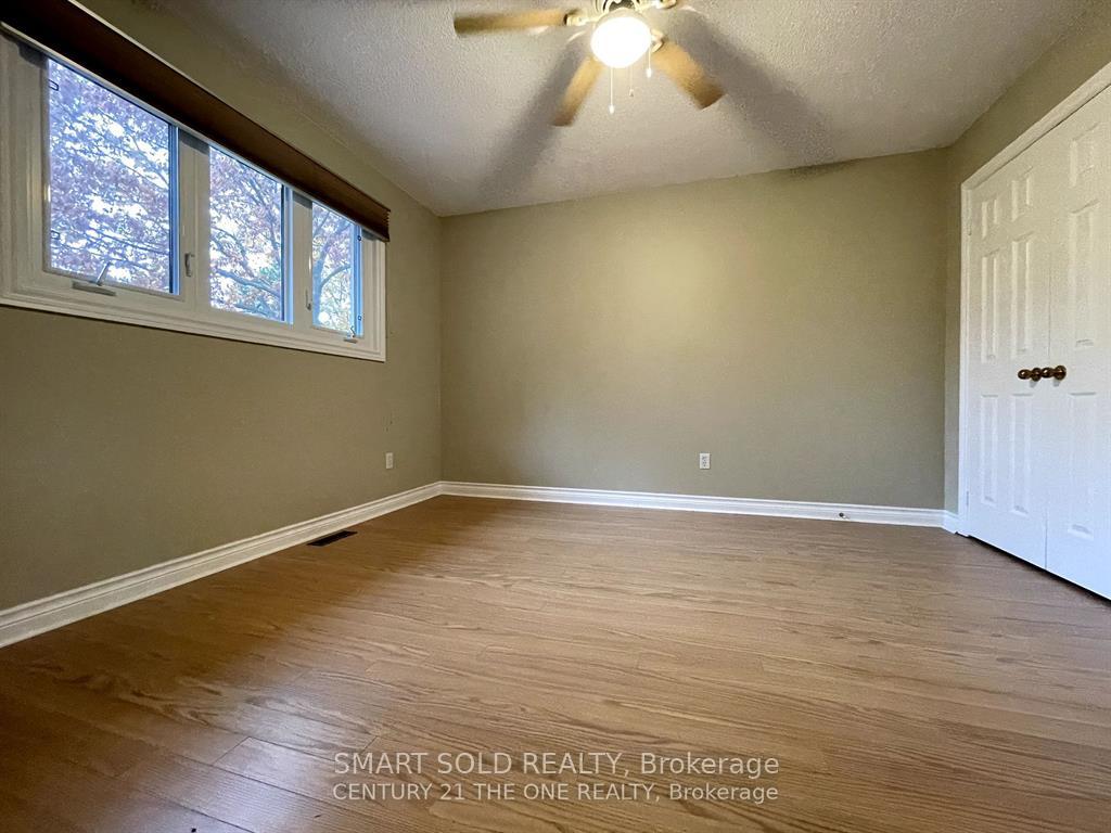 Photo 23 of Unit upper, 330 Leacock Drive, Barrie, Letitia Heights — HOMEH