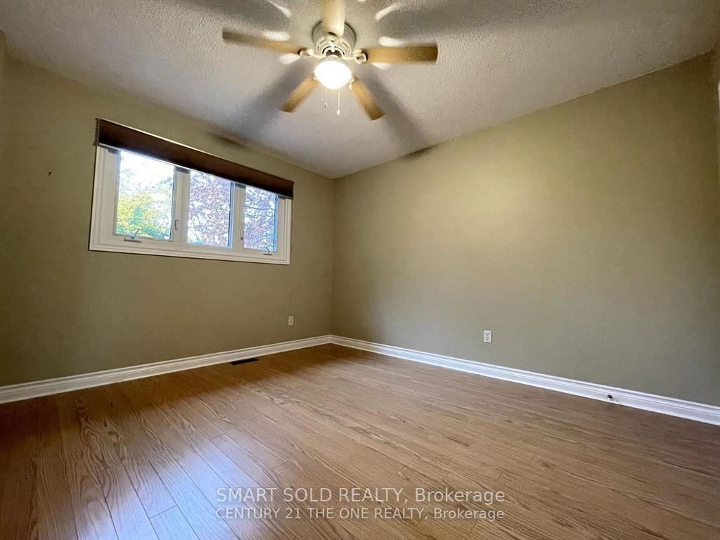 Photo 24 of Unit upper, 330 Leacock Drive, Barrie, Letitia Heights — HOMEH