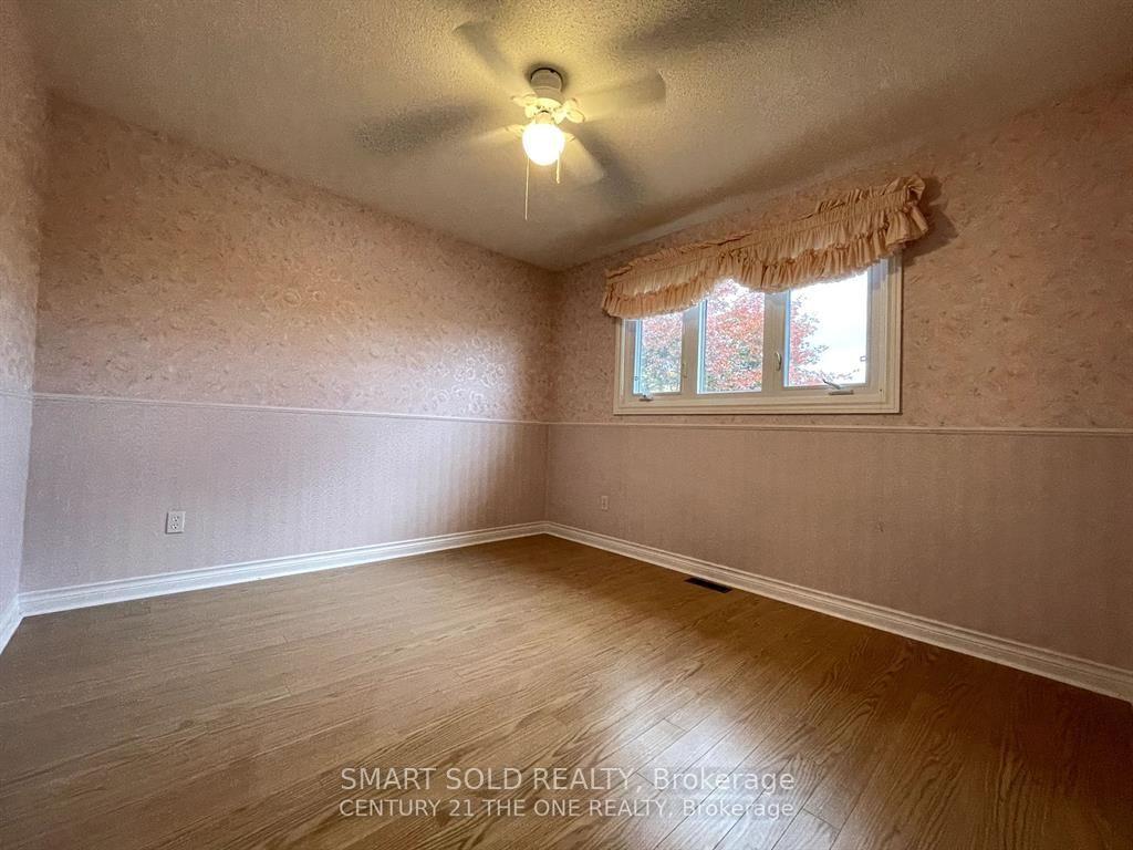 Photo 25 of Unit upper, 330 Leacock Drive, Barrie, Letitia Heights — HOMEH
