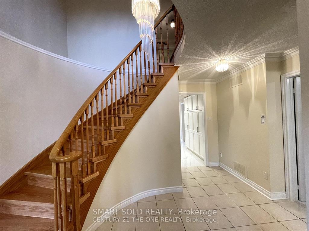 Photo 26 of Unit upper, 330 Leacock Drive, Barrie, Letitia Heights — HOMEH