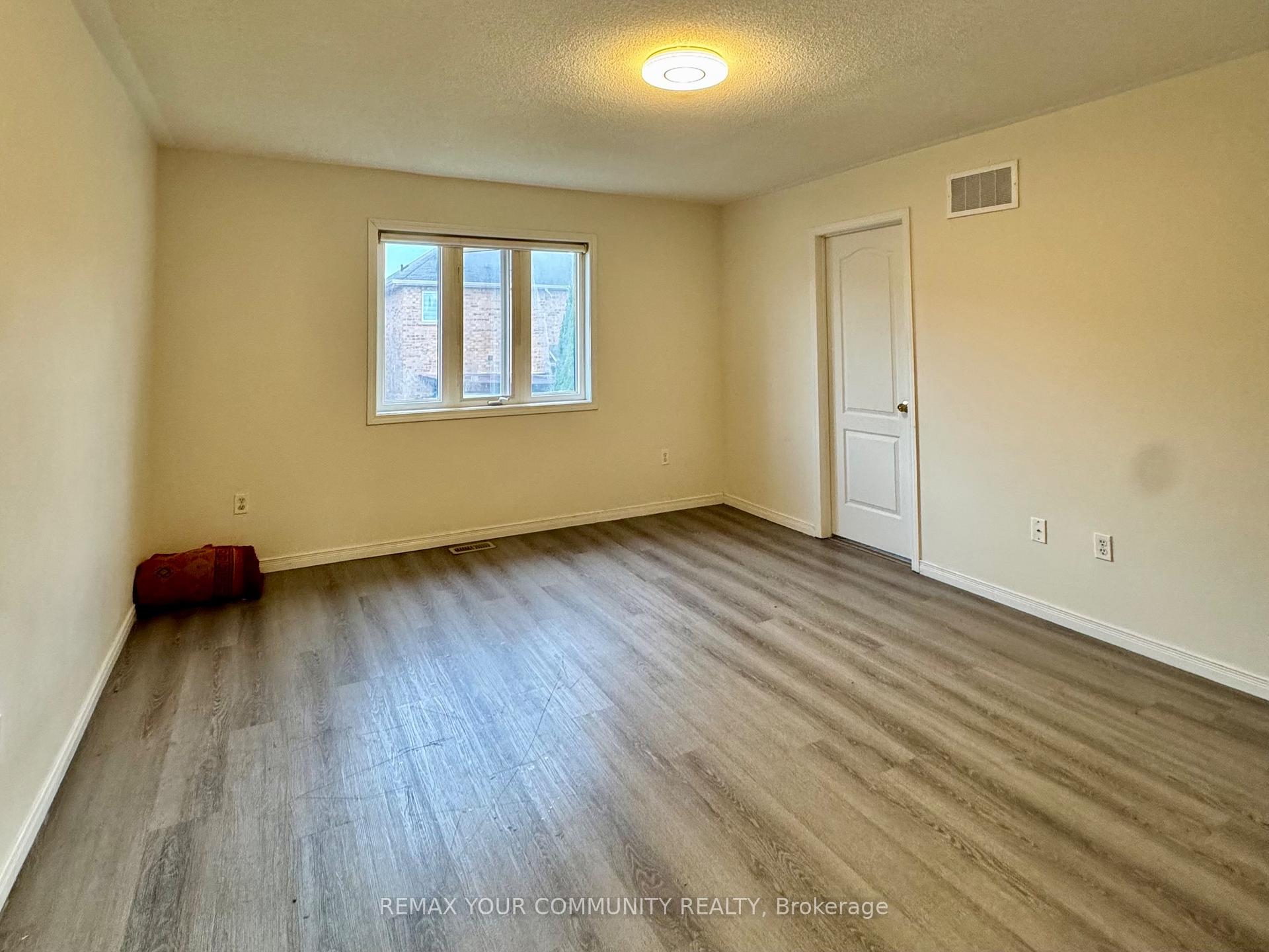 Photo 13 of 163 Flagstone Way, Newmarket, Woodland Hill — HOMEH