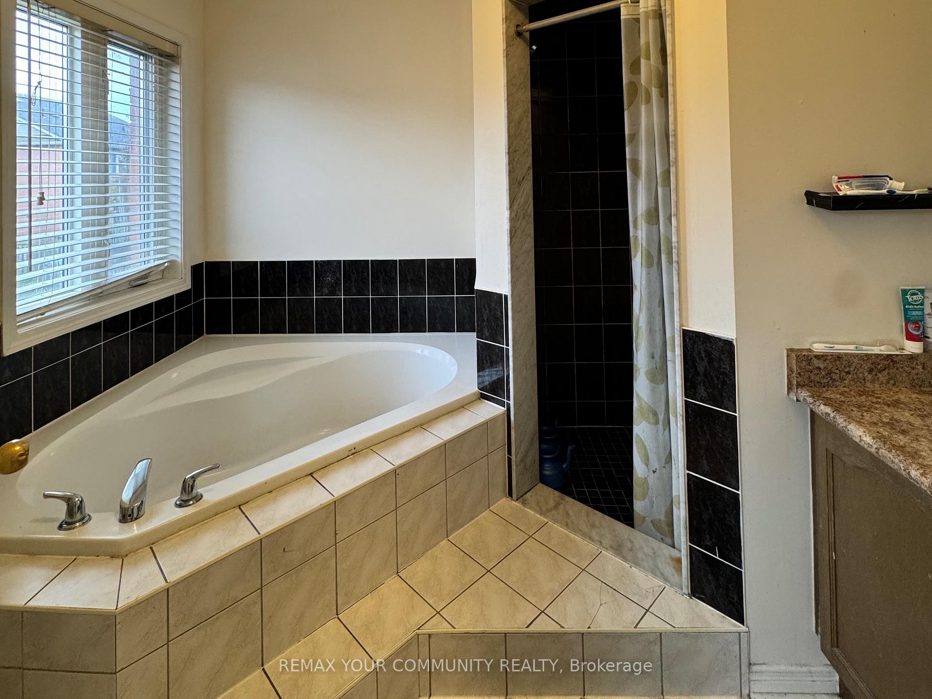 Photo 15 of 163 Flagstone Way, Newmarket, Woodland Hill — HOMEH