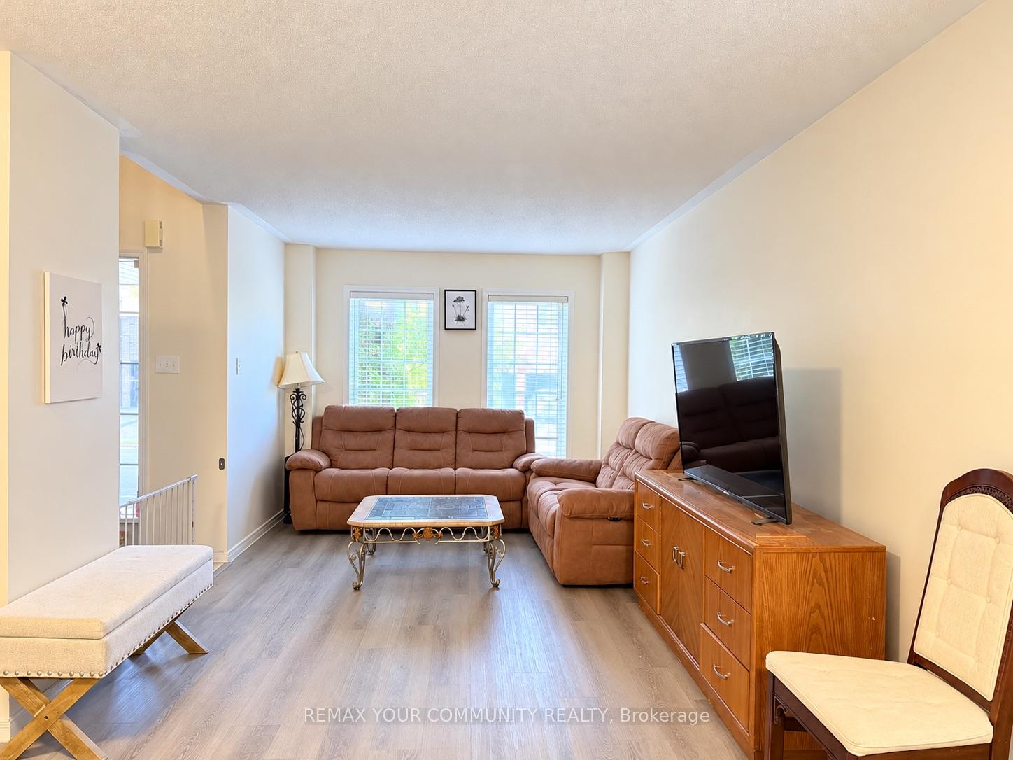 Photo 6 of 163 Flagstone Way, Newmarket, Woodland Hill — HOMEH
