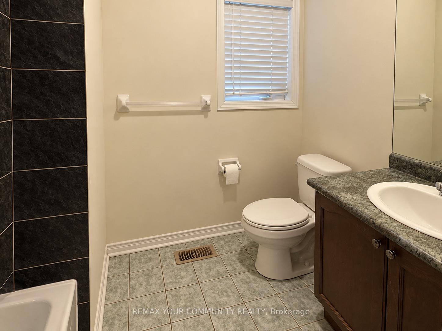Photo 33 of 163 Flagstone Way, Newmarket, Woodland Hill — HOMEH