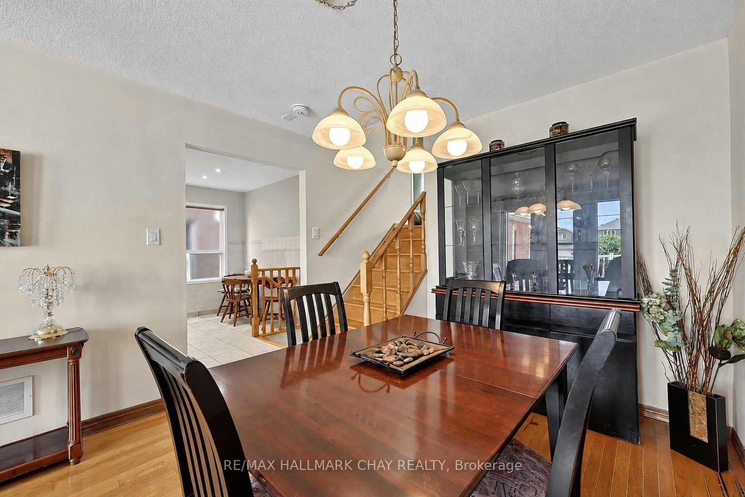 Photo 5 of 436 Simcoe Road, Bradford West Gwillimbury, Bradford — HOMEH