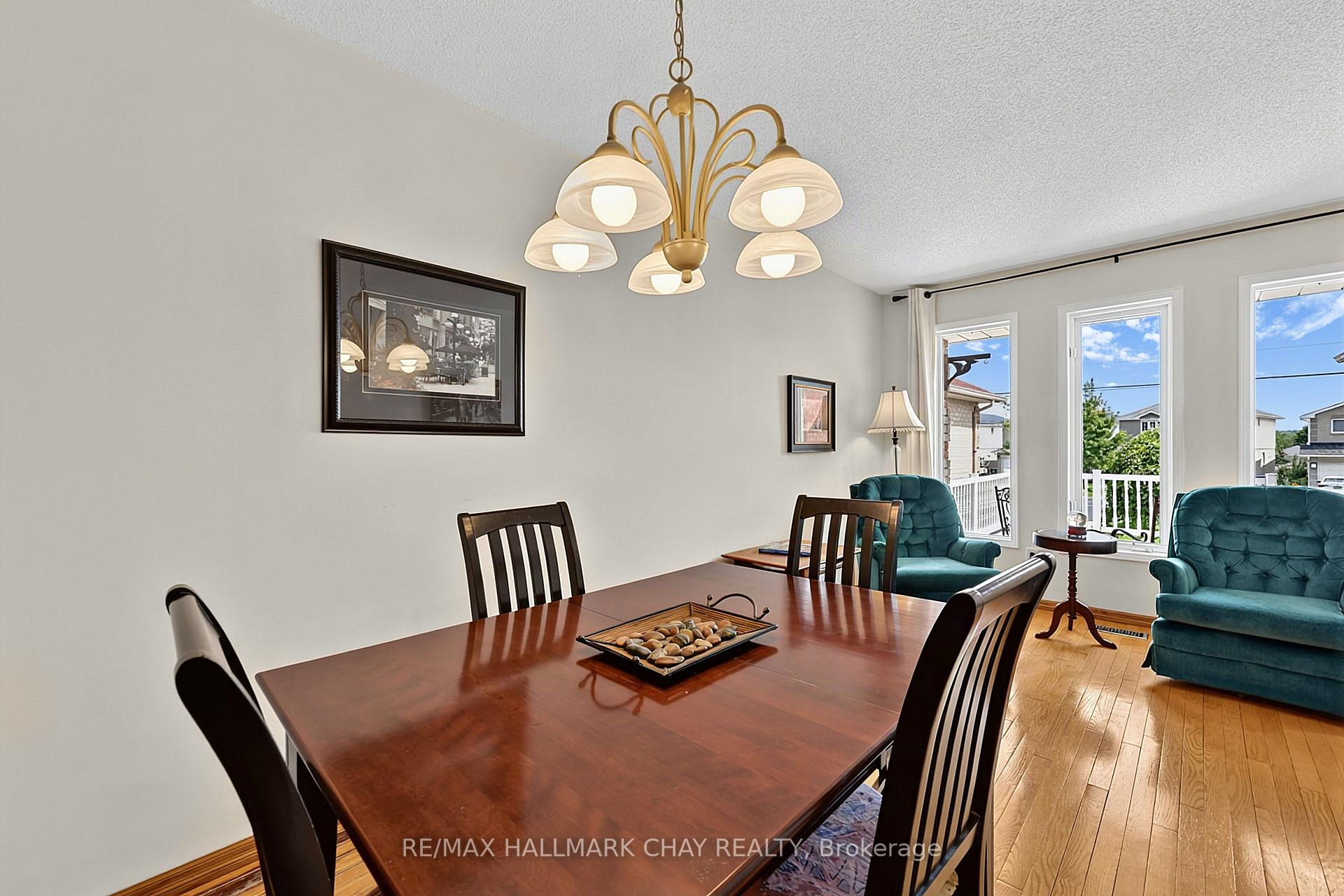 Photo 6 of 436 Simcoe Road, Bradford West Gwillimbury, Bradford — HOMEH