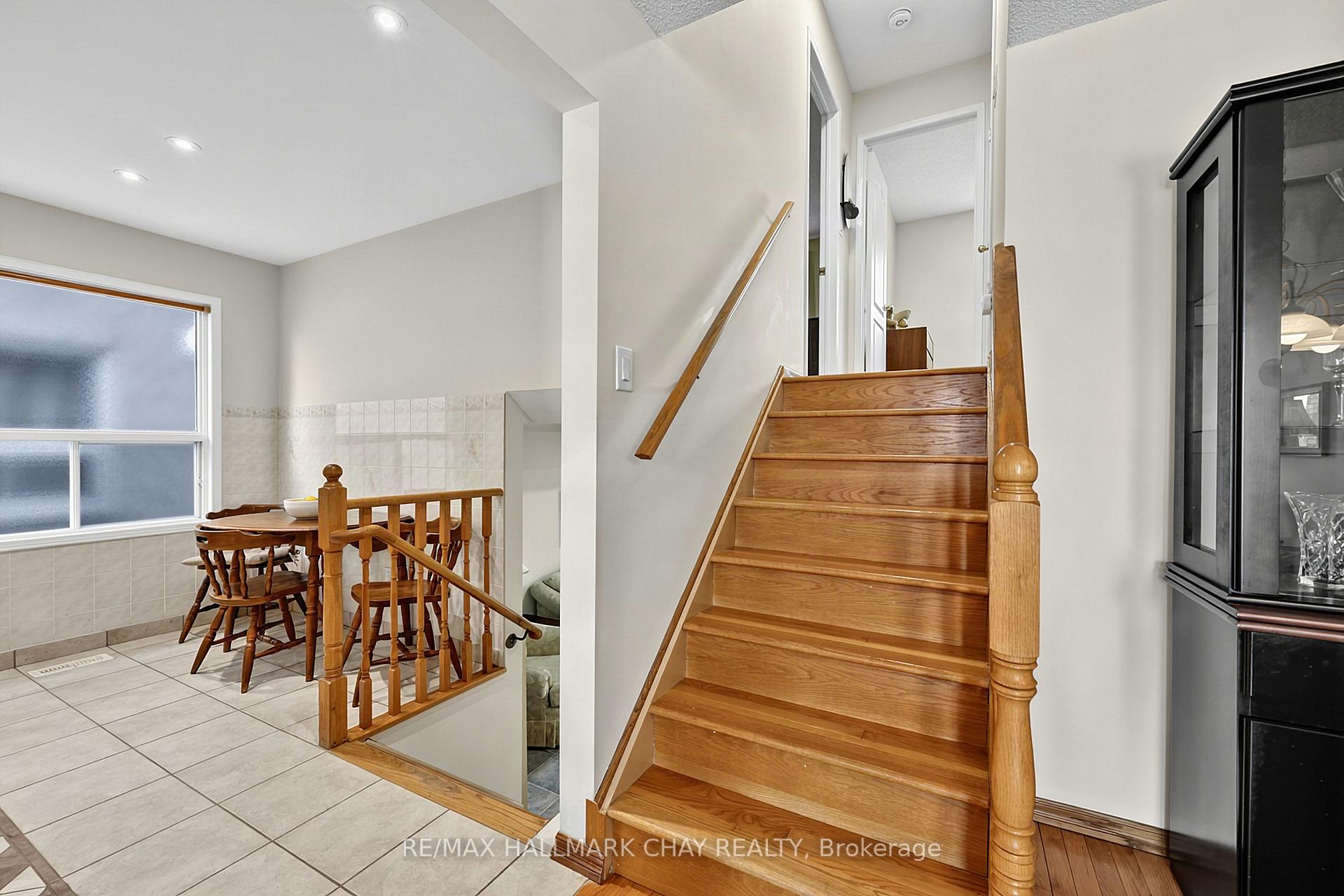 Photo 11 of 436 Simcoe Road, Bradford West Gwillimbury, Bradford — HOMEH