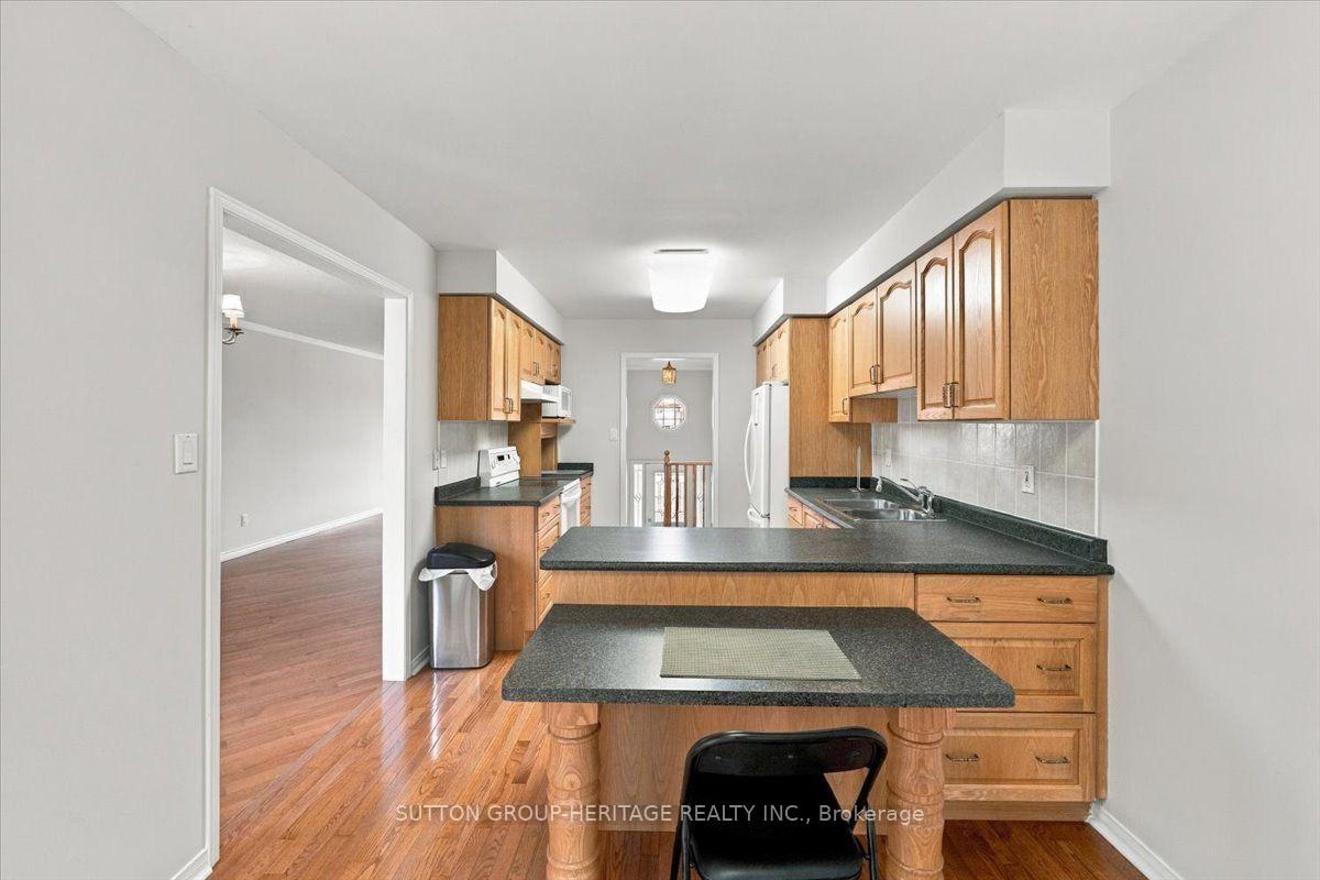 Photo 12 of 122 Perryview Drive, Scugog, Port Perry — HOMEH