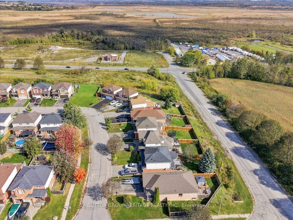 Photo 43 of 122 Perryview Drive, Scugog, Port Perry — HOMEH
