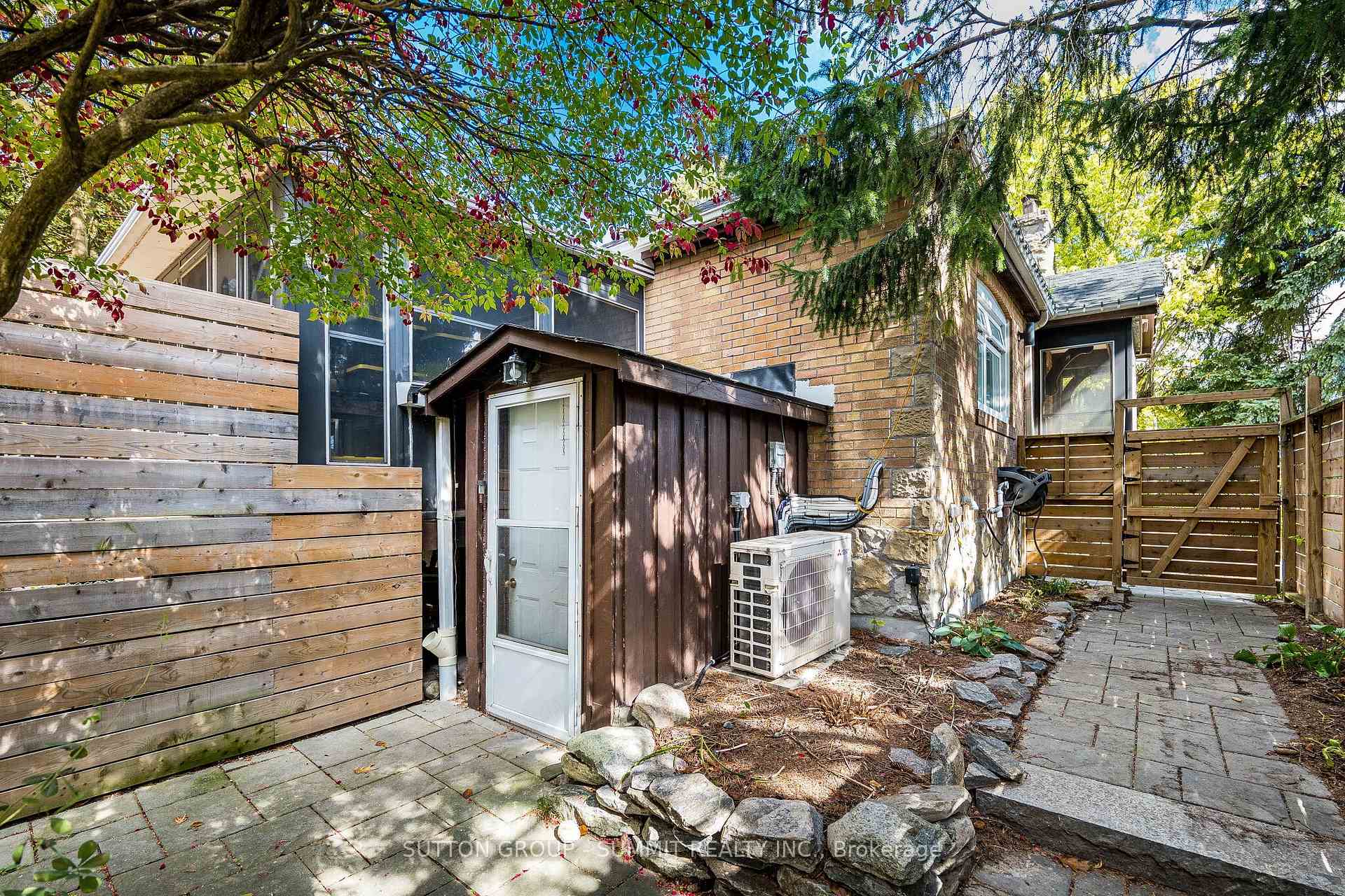Photo 5 of 32 Ellis Avenue, Toronto, High Park-Swansea — HOMEH
