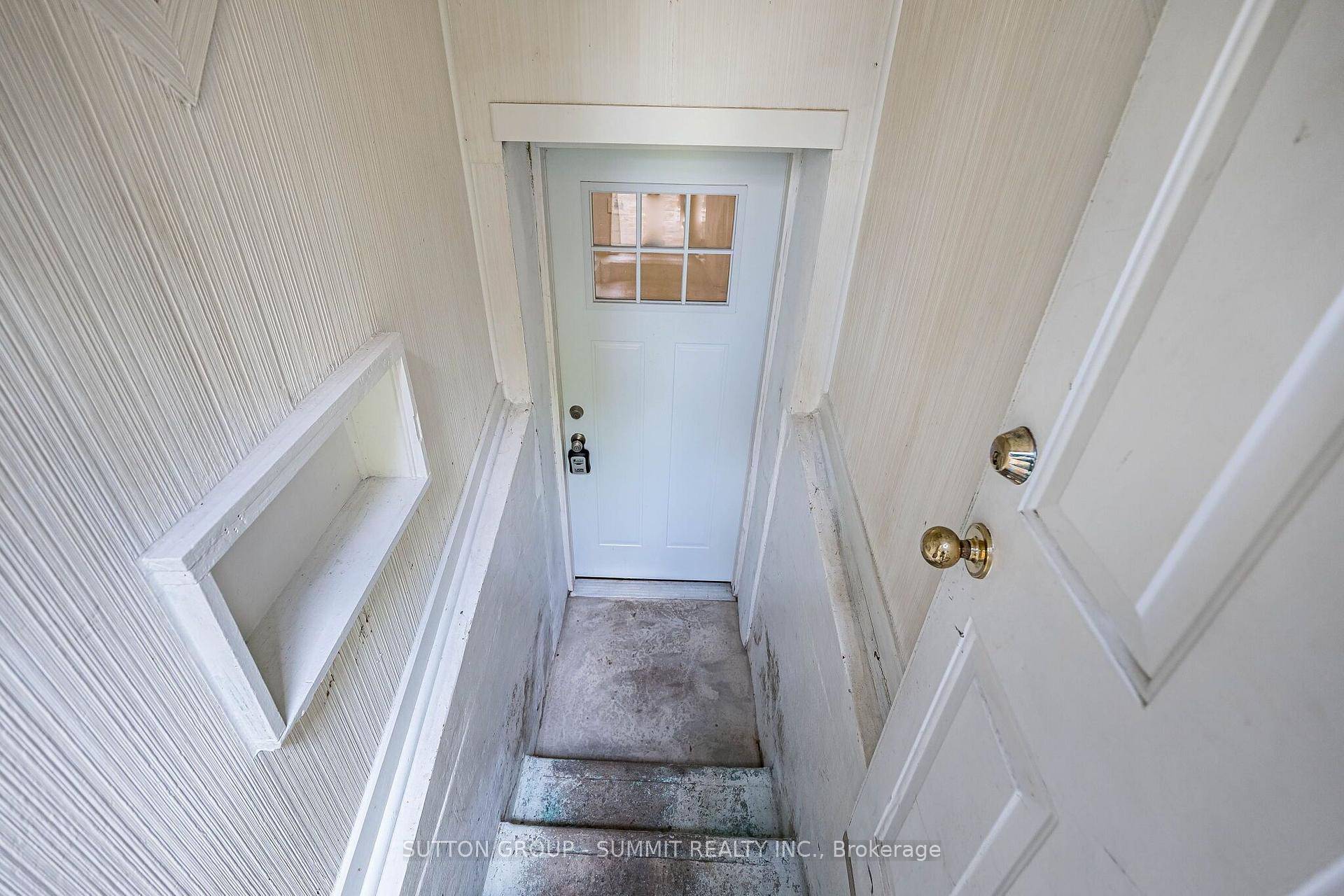 Photo 6 of 32 Ellis Avenue, Toronto, High Park-Swansea — HOMEH