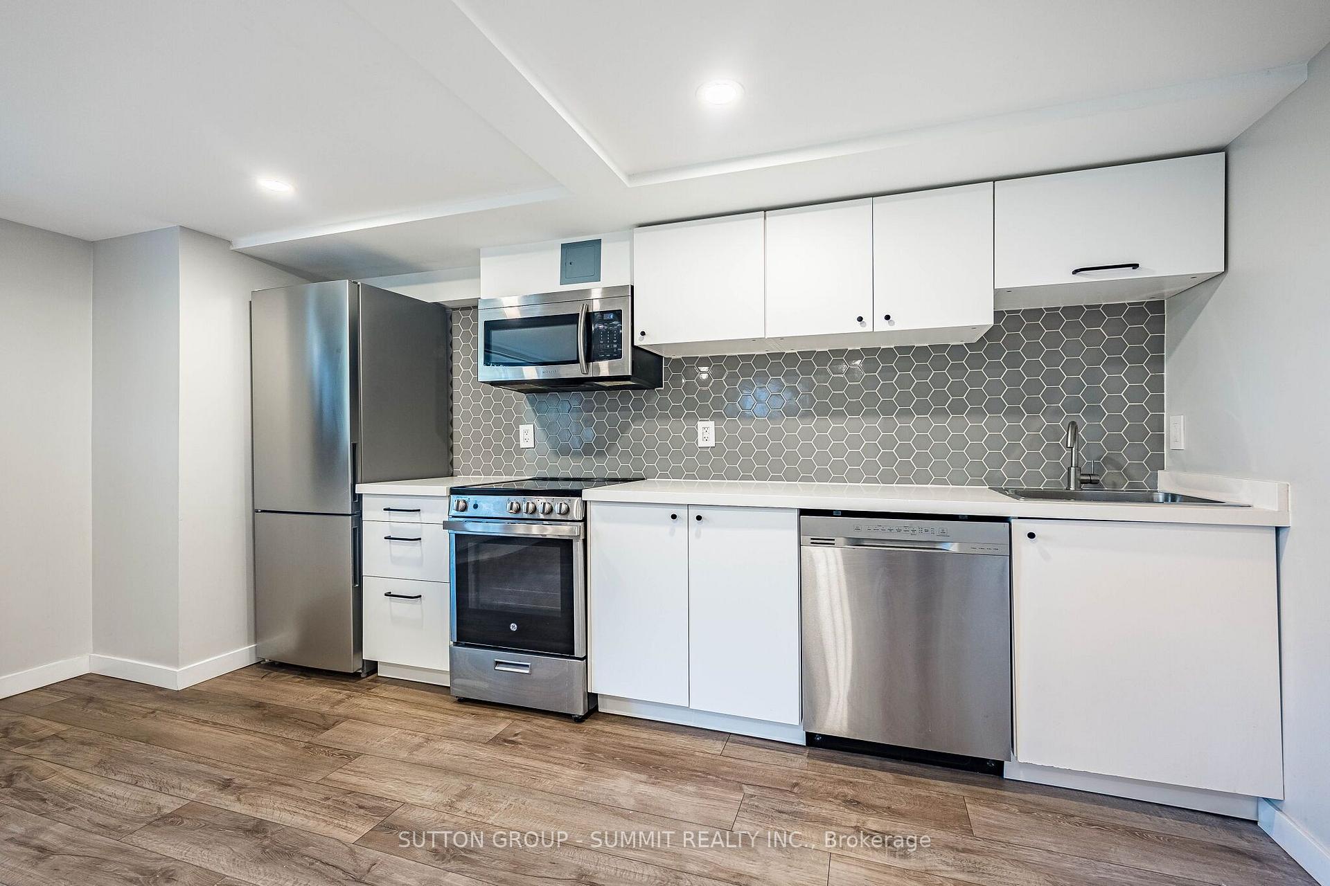 Photo 23 of 32 Ellis Avenue, Toronto, High Park-Swansea — HOMEH