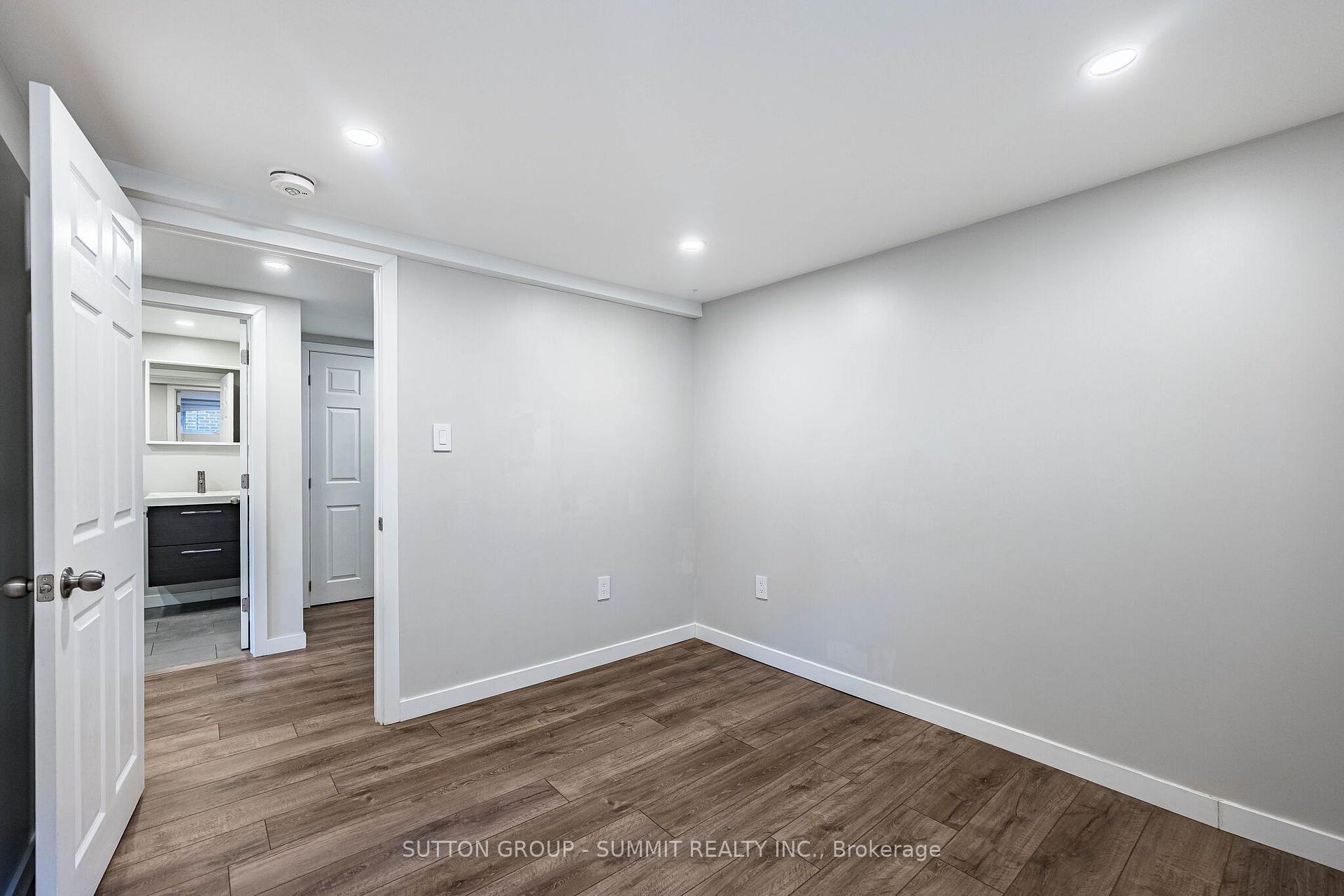 Photo 35 of 32 Ellis Avenue, Toronto, High Park-Swansea — HOMEH