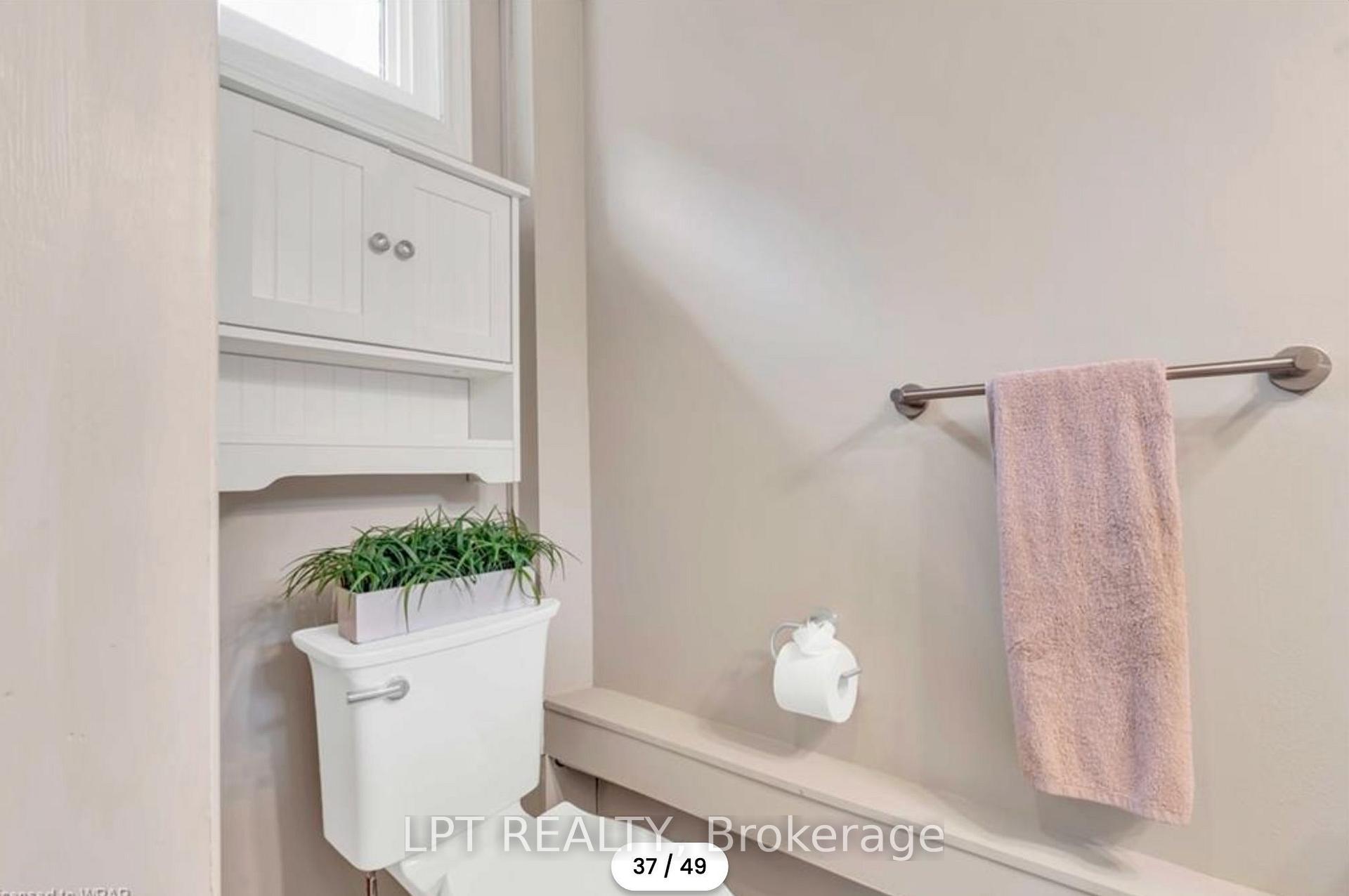 Photo 12 of Unit UPPER, 240 Ingleside Place, Kitchener, Victoria Hills — HOMEH