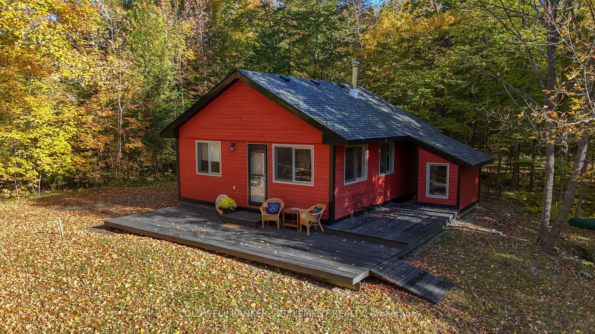 Photo 2 of 1135 Green Bay Road, Frontenac, Frontenac South — HOMEH