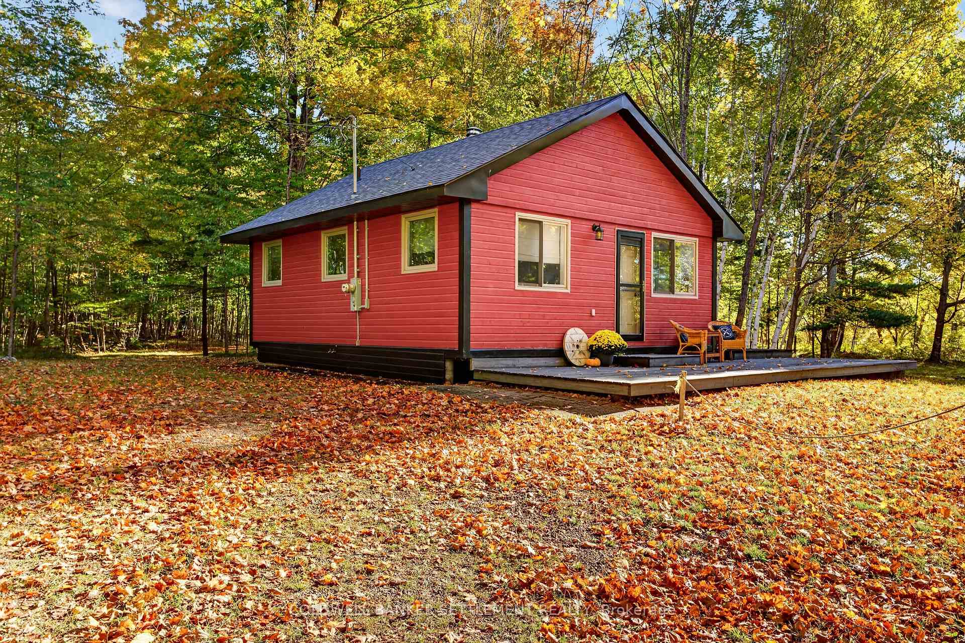 Photo 3 of 1135 Green Bay Road, Frontenac, Frontenac South — HOMEH