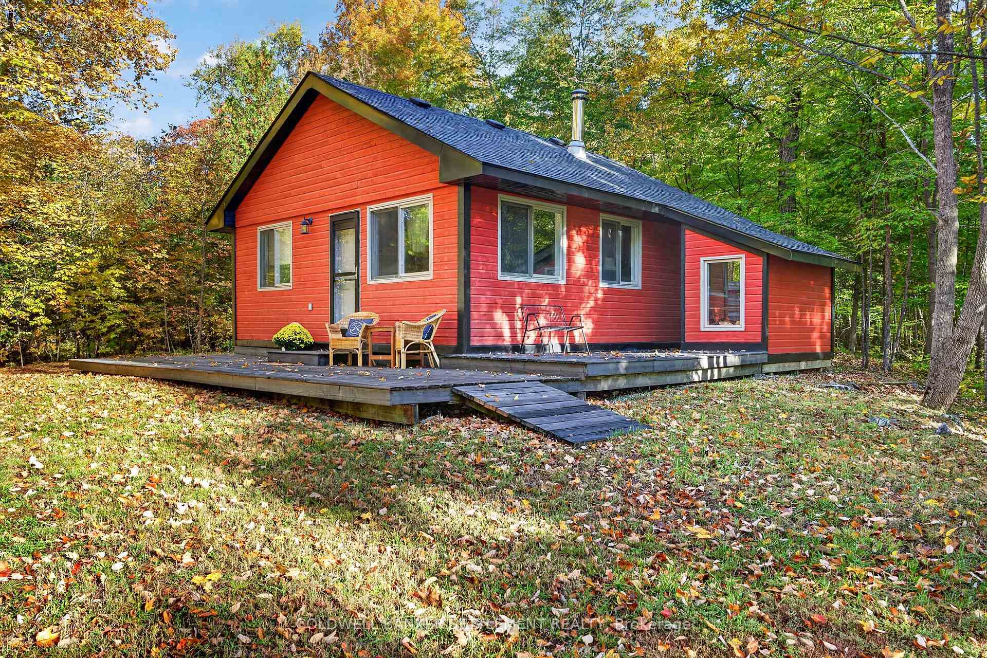 Photo 4 of 1135 Green Bay Road, Frontenac, Frontenac South — HOMEH
