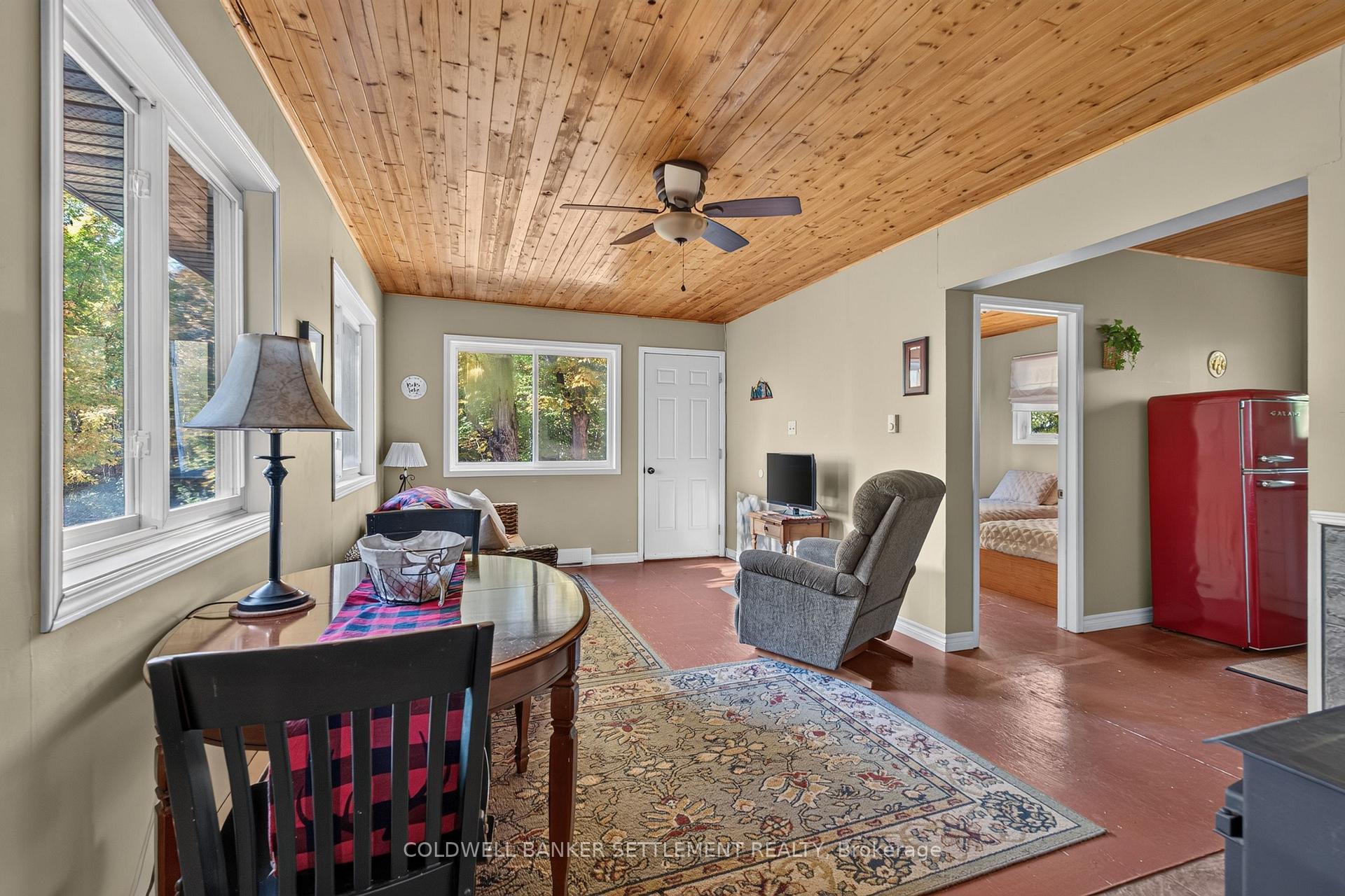 Photo 11 of 1135 Green Bay Road, Frontenac, Frontenac South — HOMEH