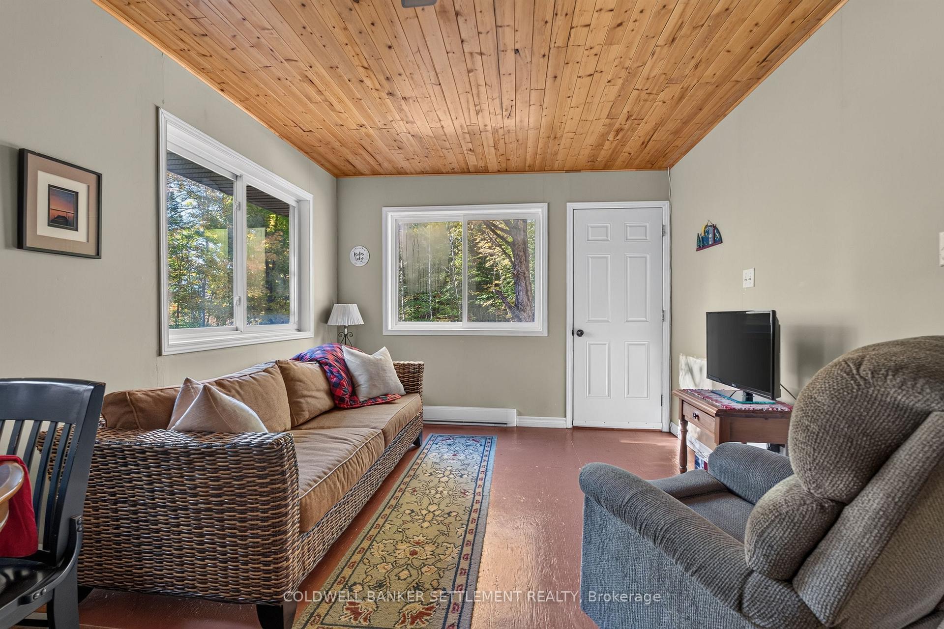 Photo 12 of 1135 Green Bay Road, Frontenac, Frontenac South — HOMEH