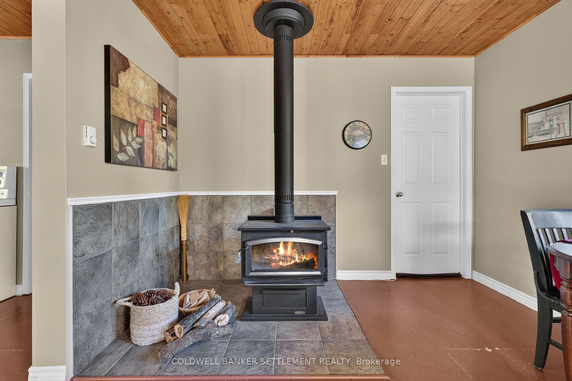 Photo 13 of 1135 Green Bay Road, Frontenac, Frontenac South — HOMEH