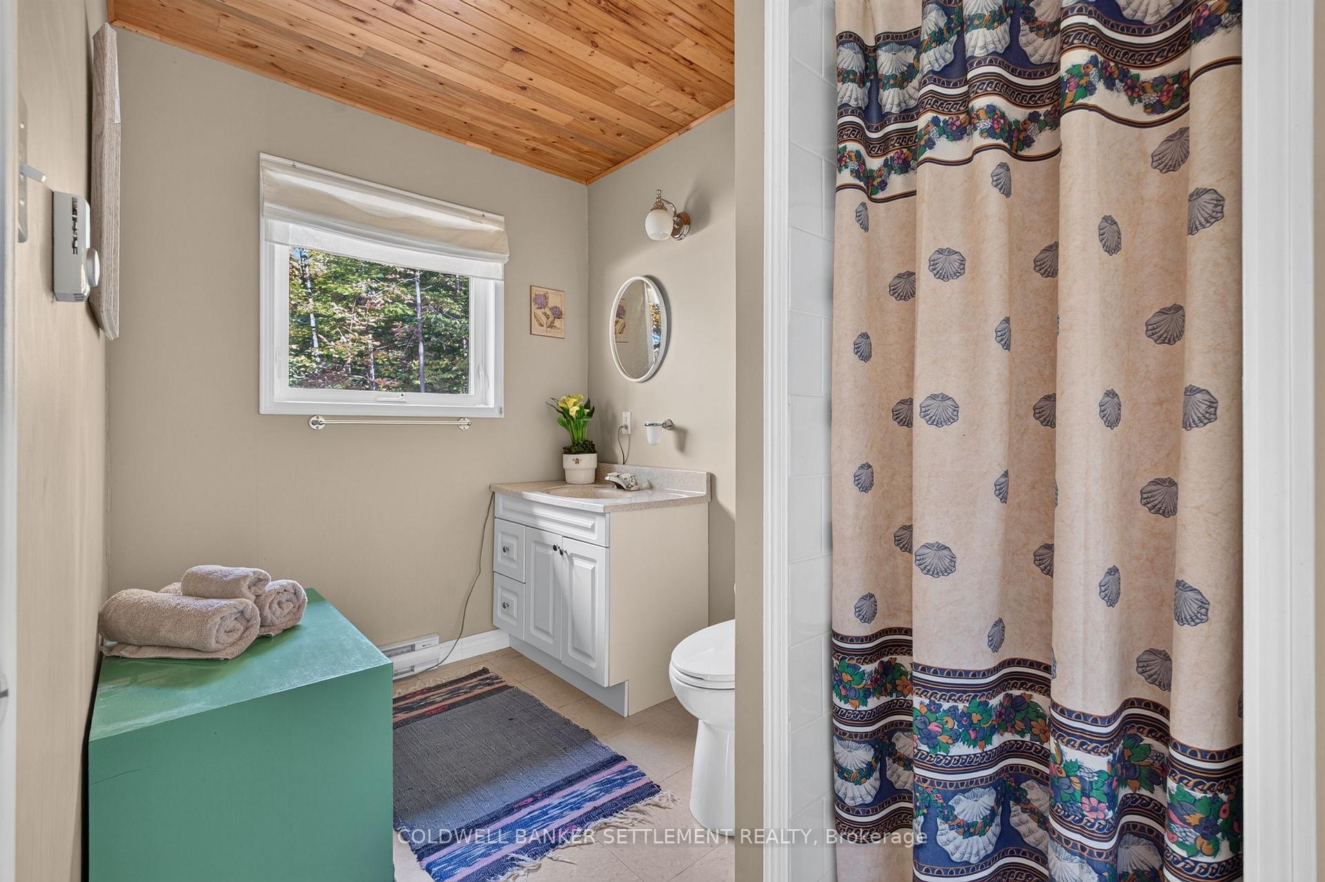 Photo 17 of 1135 Green Bay Road, Frontenac, Frontenac South — HOMEH