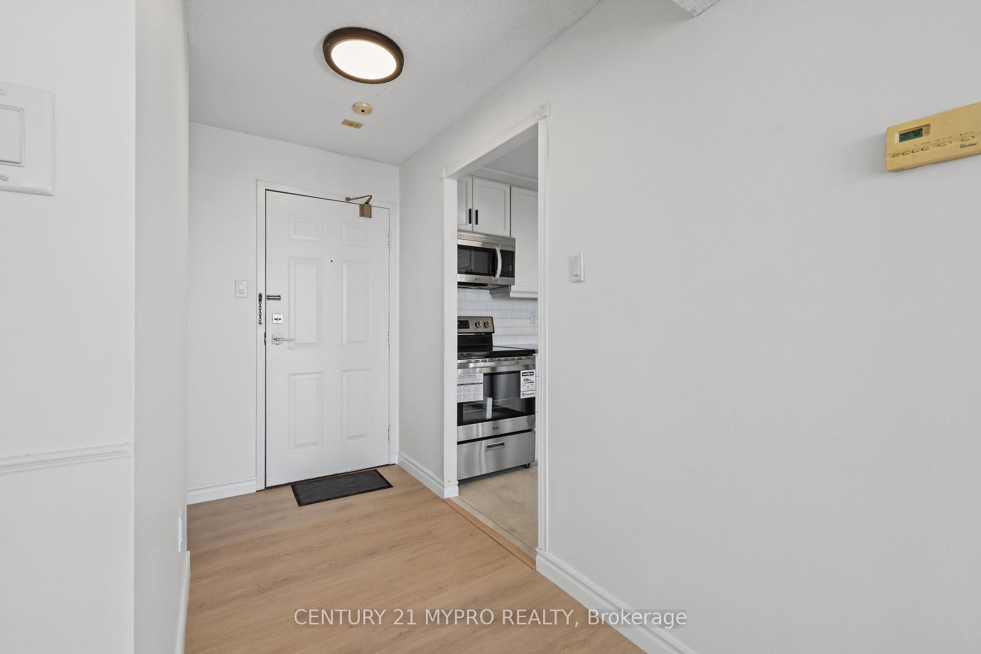 Photo 2 of Unit Unit#1204, 30 Chapman Court, London, North I — HOMEH