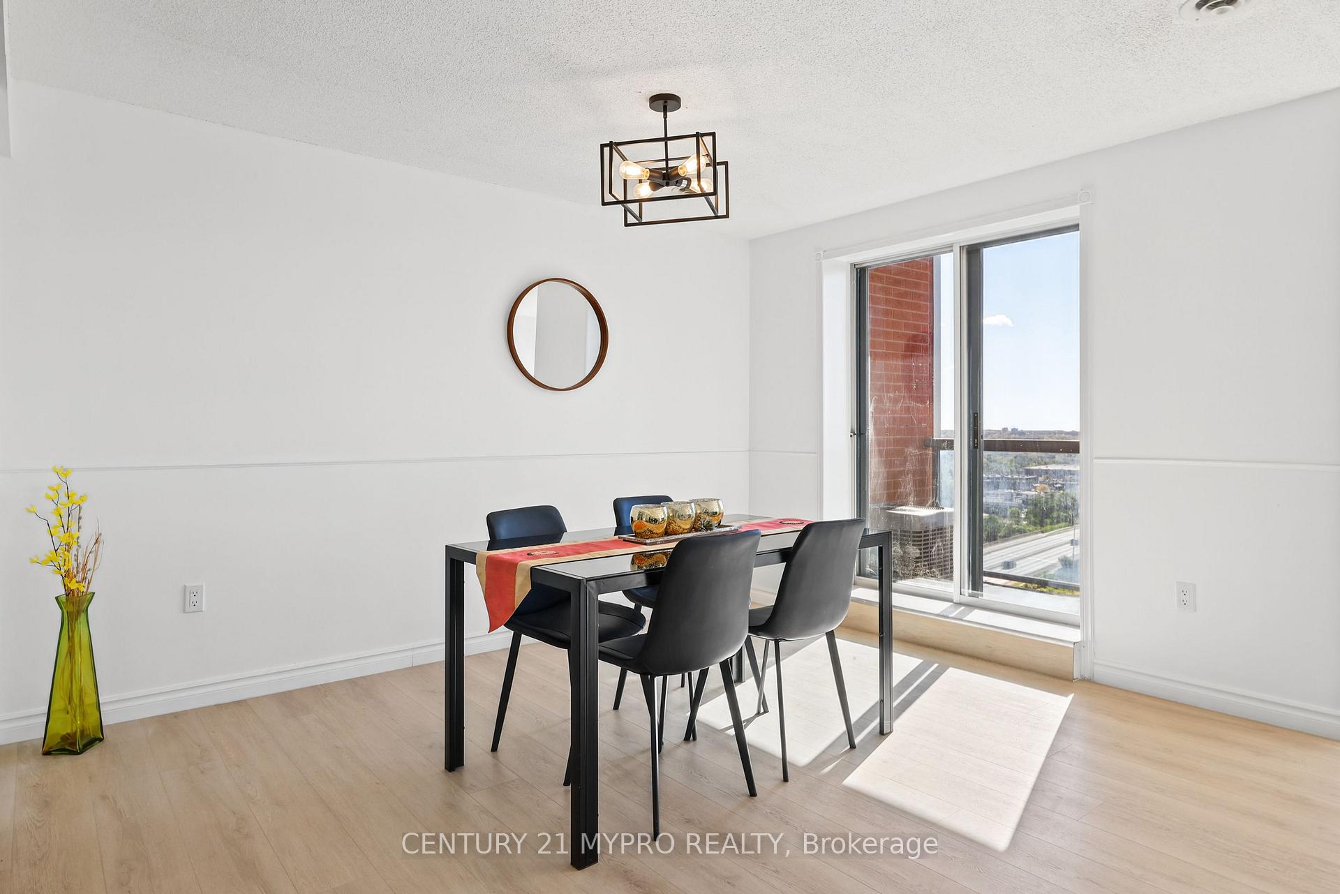 Photo 3 of Unit Unit#1204, 30 Chapman Court, London, North I — HOMEH