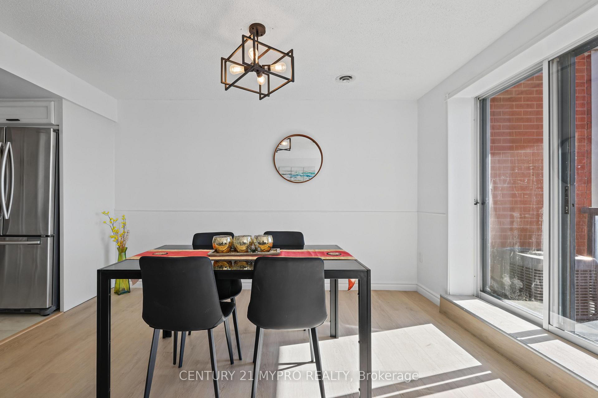 Photo 5 of Unit Unit#1204, 30 Chapman Court, London, North I — HOMEH