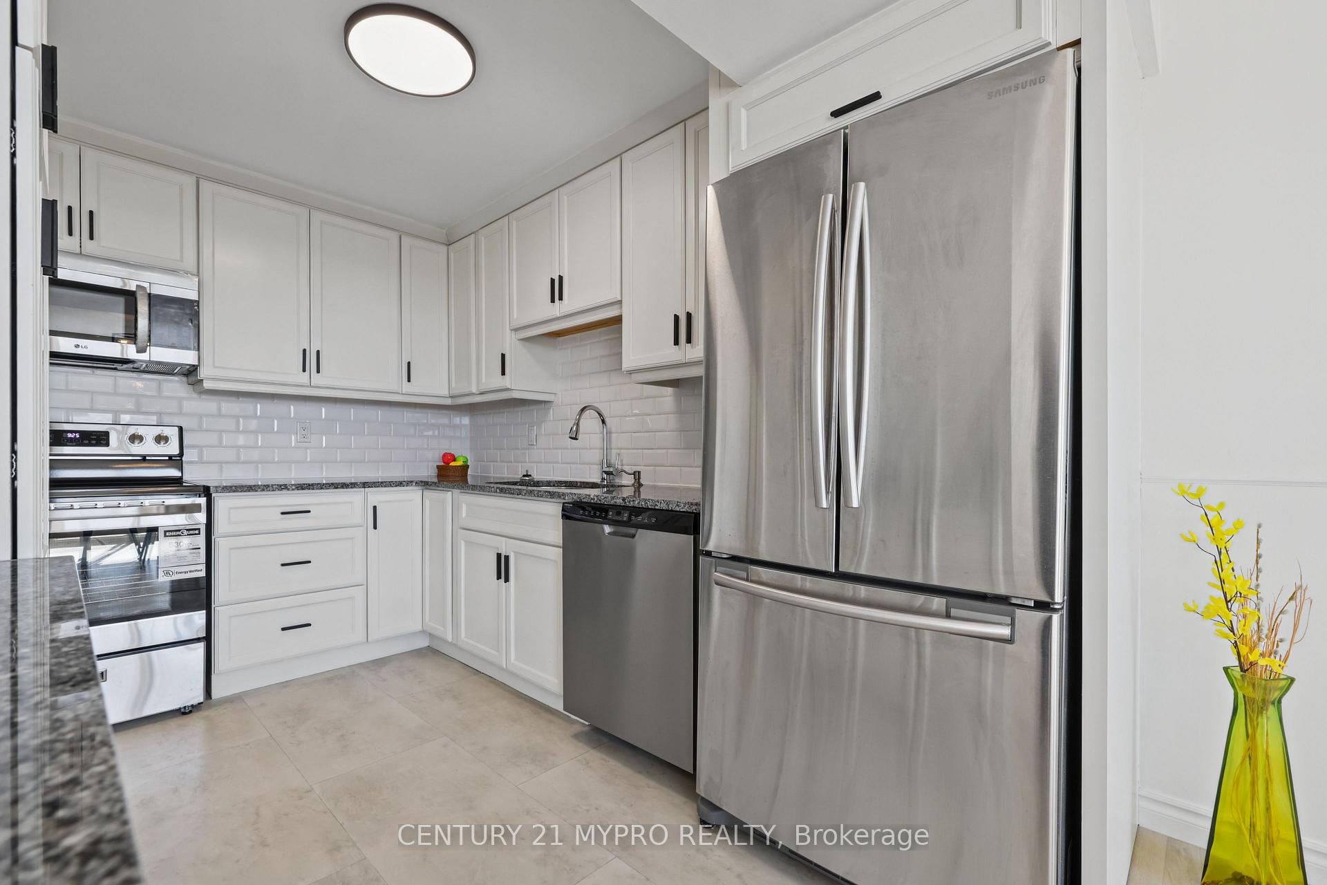 Photo 10 of Unit Unit#1204, 30 Chapman Court, London, North I — HOMEH