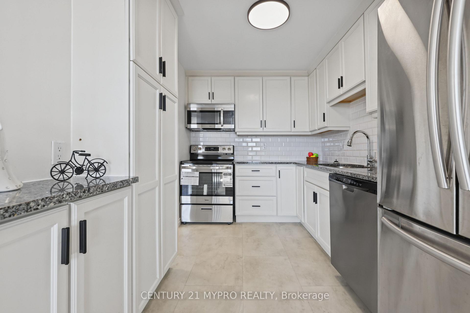 Photo 11 of Unit Unit#1204, 30 Chapman Court, London, North I — HOMEH