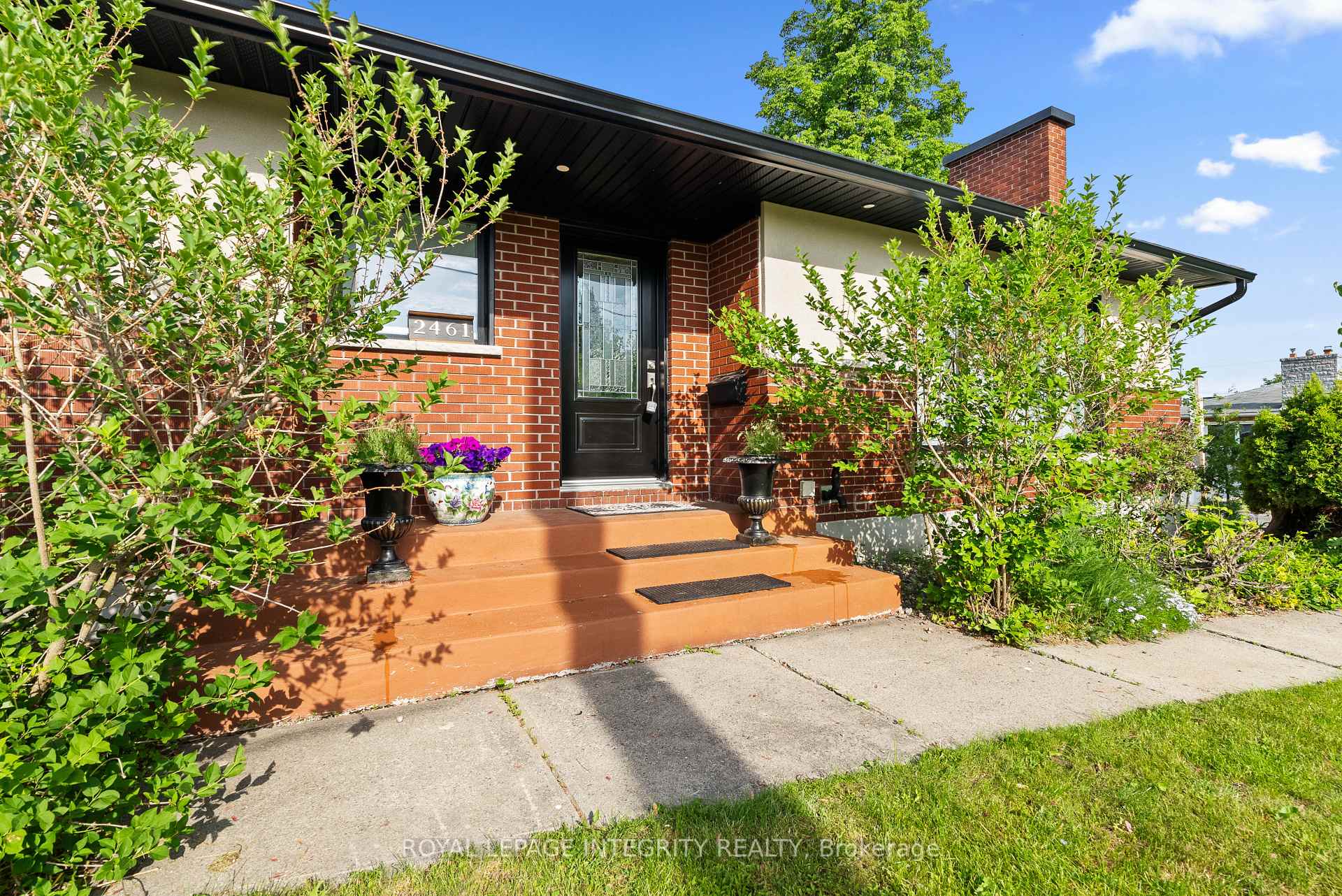 Photo 3 of 2461 Alta Vista Drive, Ottawa, Alta Vista — HOMEH