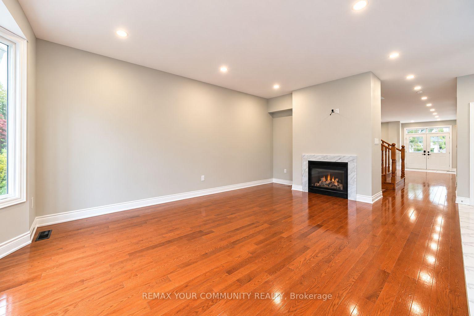 Photo 11 of 131 Killington Avenue, Vaughan, Kleinburg — HOMEH