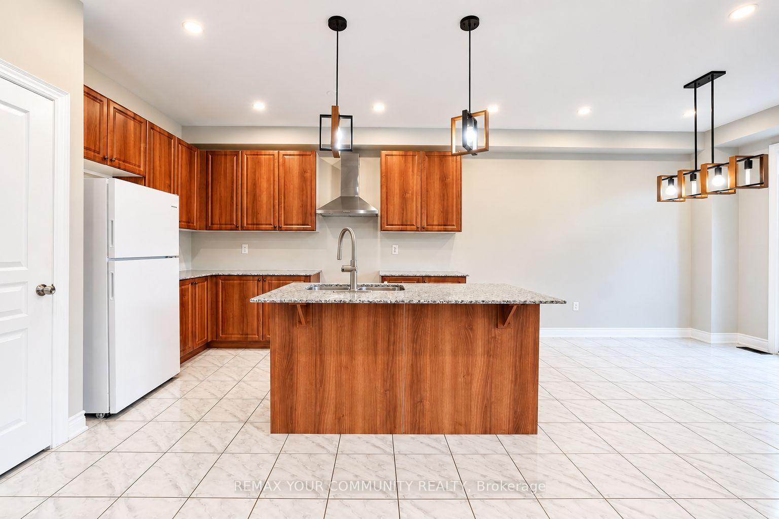 Photo 18 of 131 Killington Avenue, Vaughan, Kleinburg — HOMEH