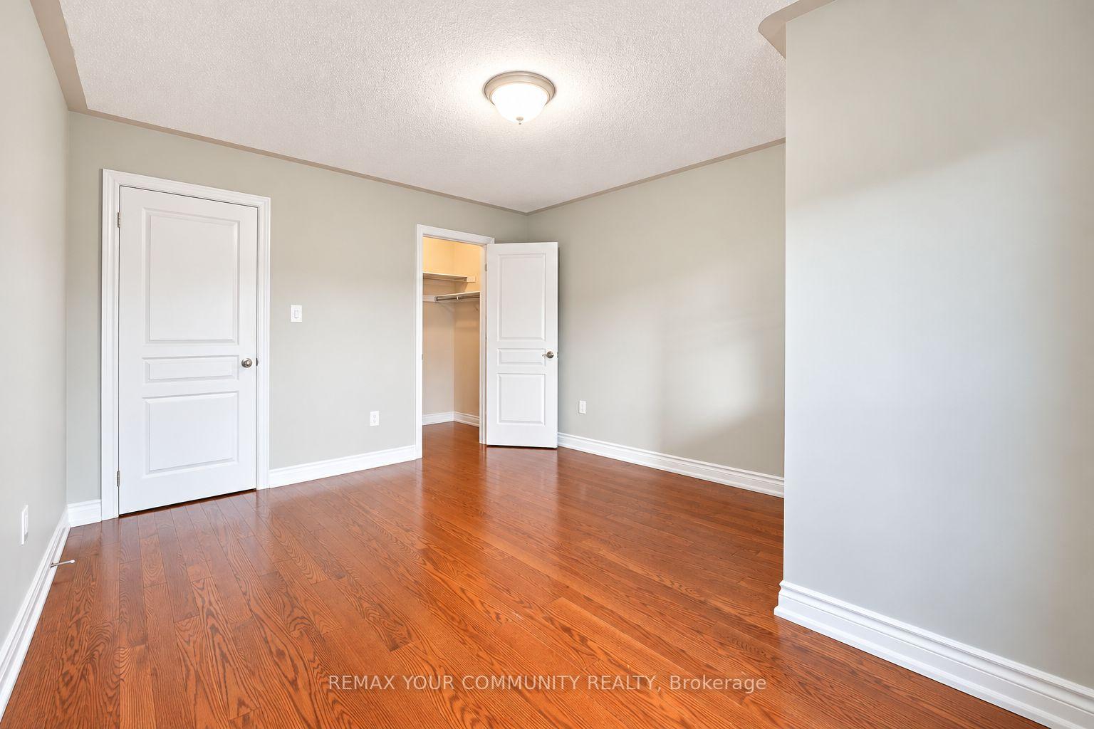 Photo 51 of 131 Killington Avenue, Vaughan, Kleinburg — HOMEH