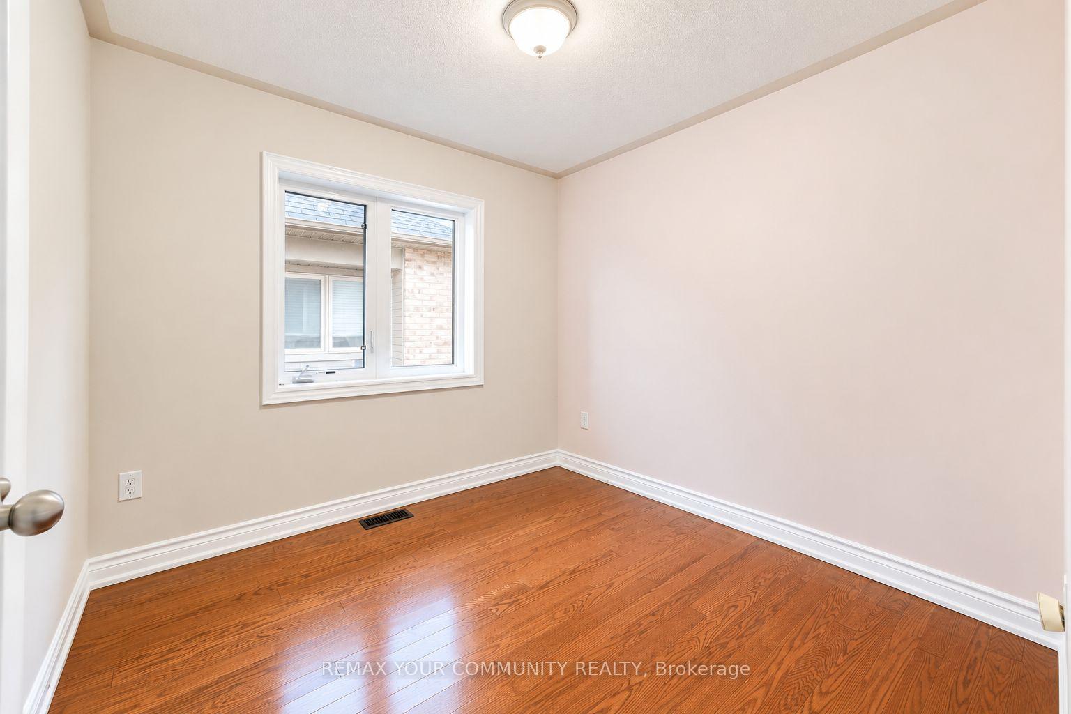 Photo 55 of 131 Killington Avenue, Vaughan, Kleinburg — HOMEH