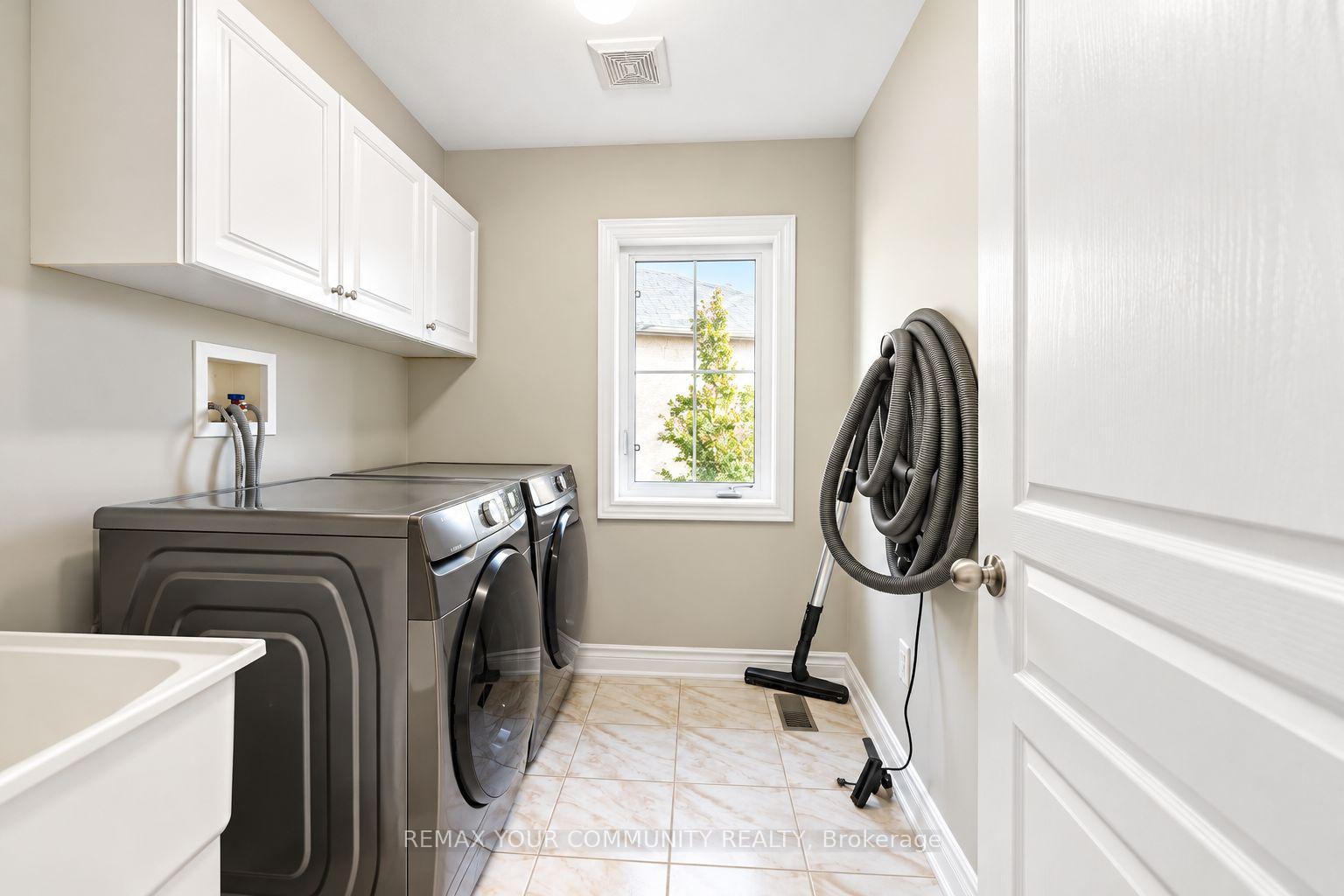 Photo 63 of 131 Killington Avenue, Vaughan, Kleinburg — HOMEH