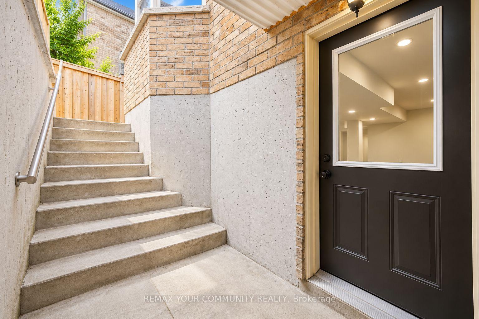 Photo 65 of 131 Killington Avenue, Vaughan, Kleinburg — HOMEH