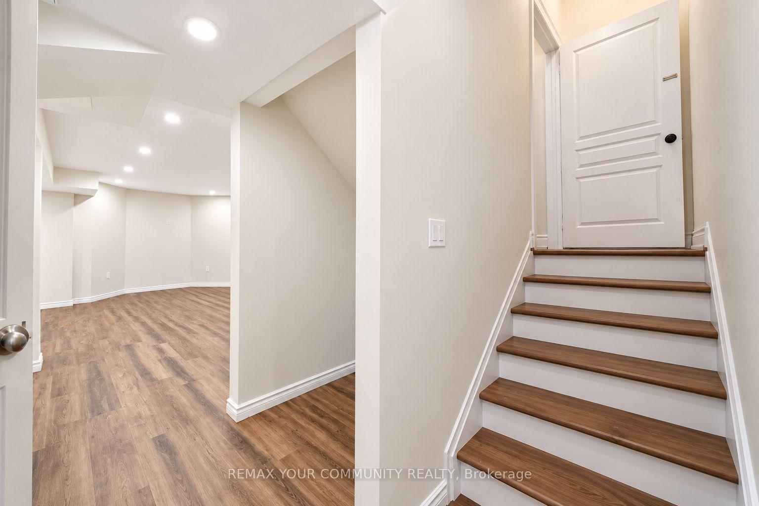 Photo 67 of 131 Killington Avenue, Vaughan, Kleinburg — HOMEH