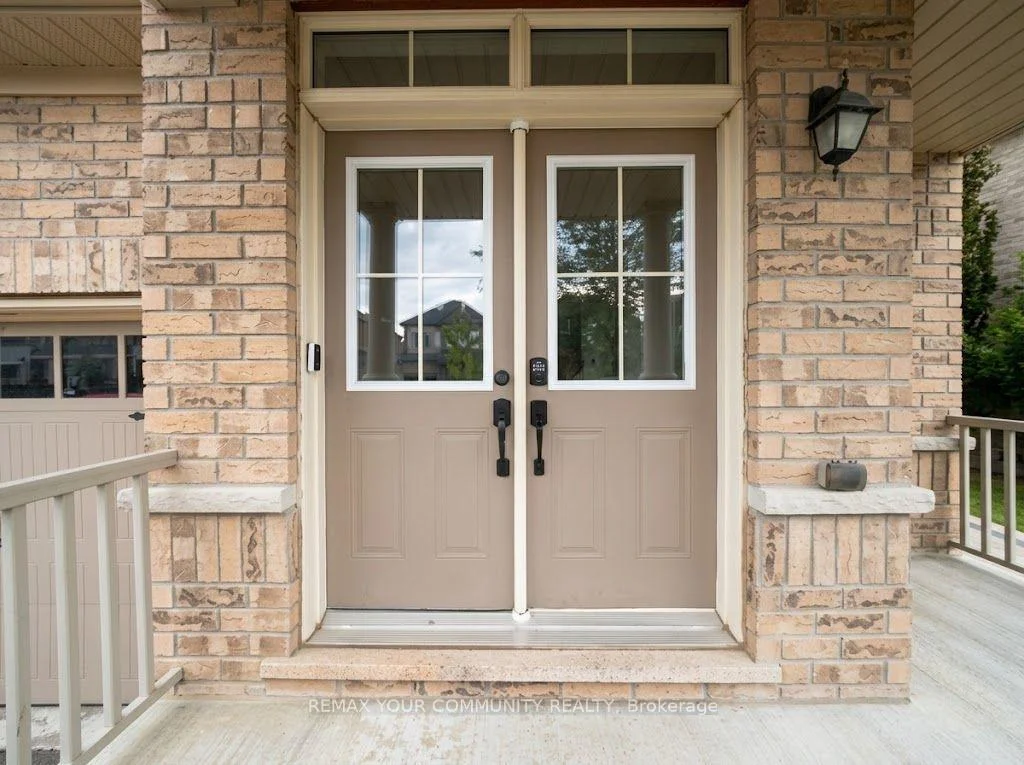 Photo 10 of 131 Killington Avenue, Vaughan, Kleinburg — HOMEH
