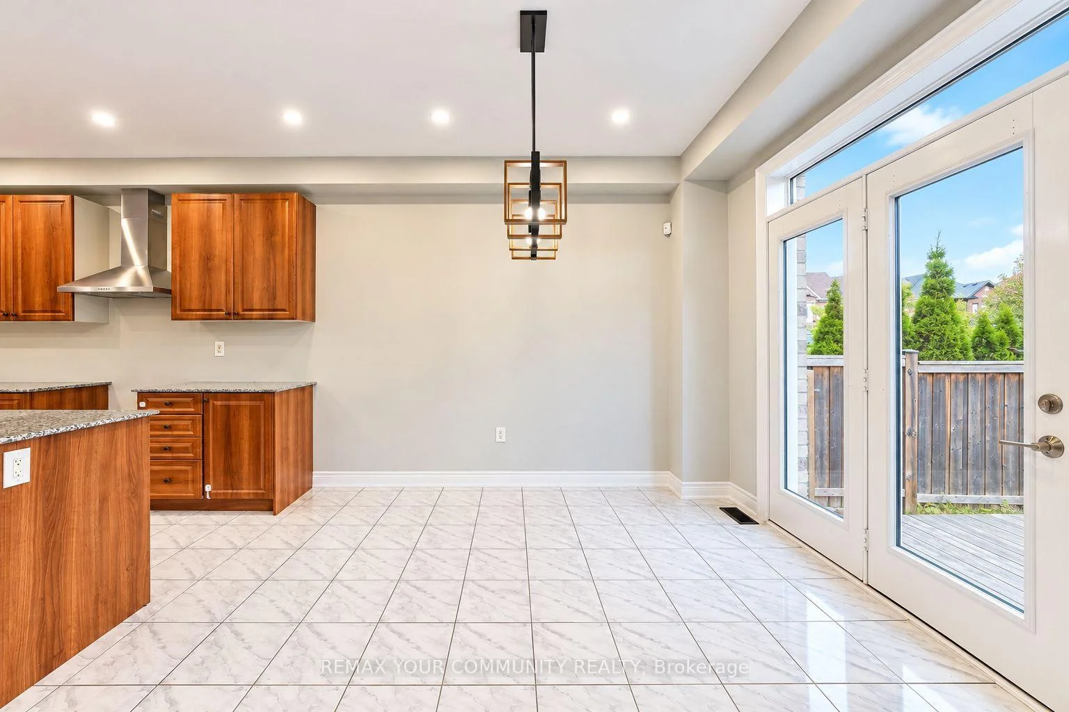 Photo 17 of 131 Killington Avenue, Vaughan, Kleinburg — HOMEH