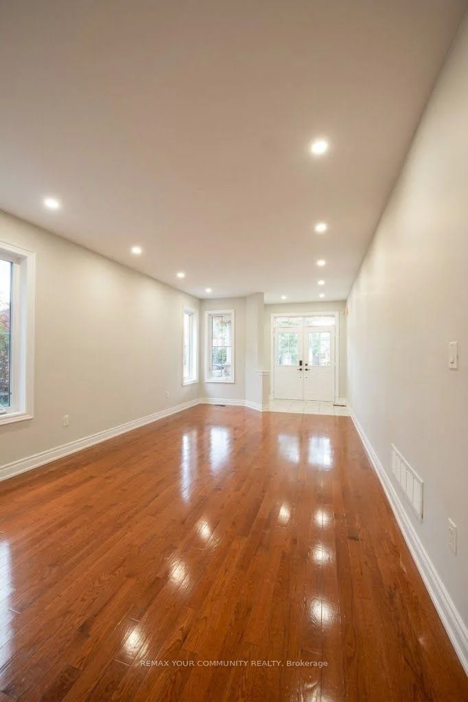 Photo 24 of 131 Killington Avenue, Vaughan, Kleinburg — HOMEH