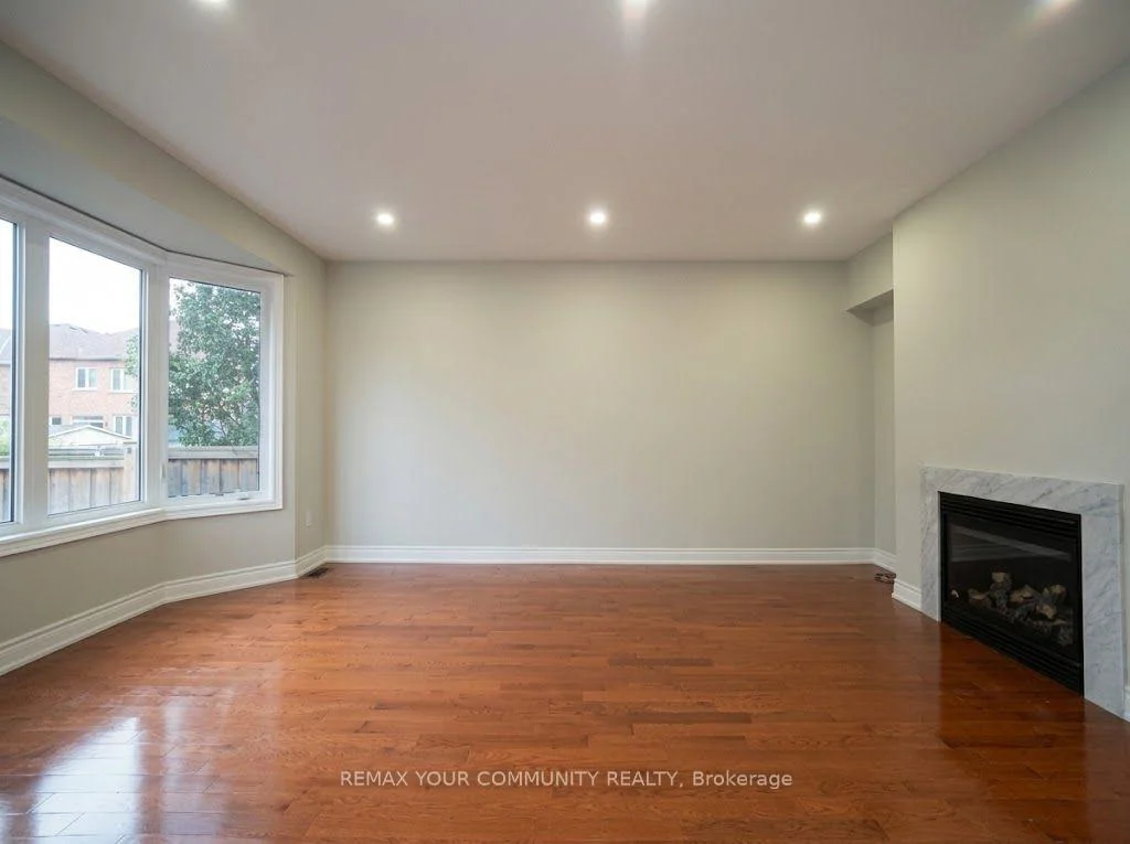 Photo 27 of 131 Killington Avenue, Vaughan, Kleinburg — HOMEH