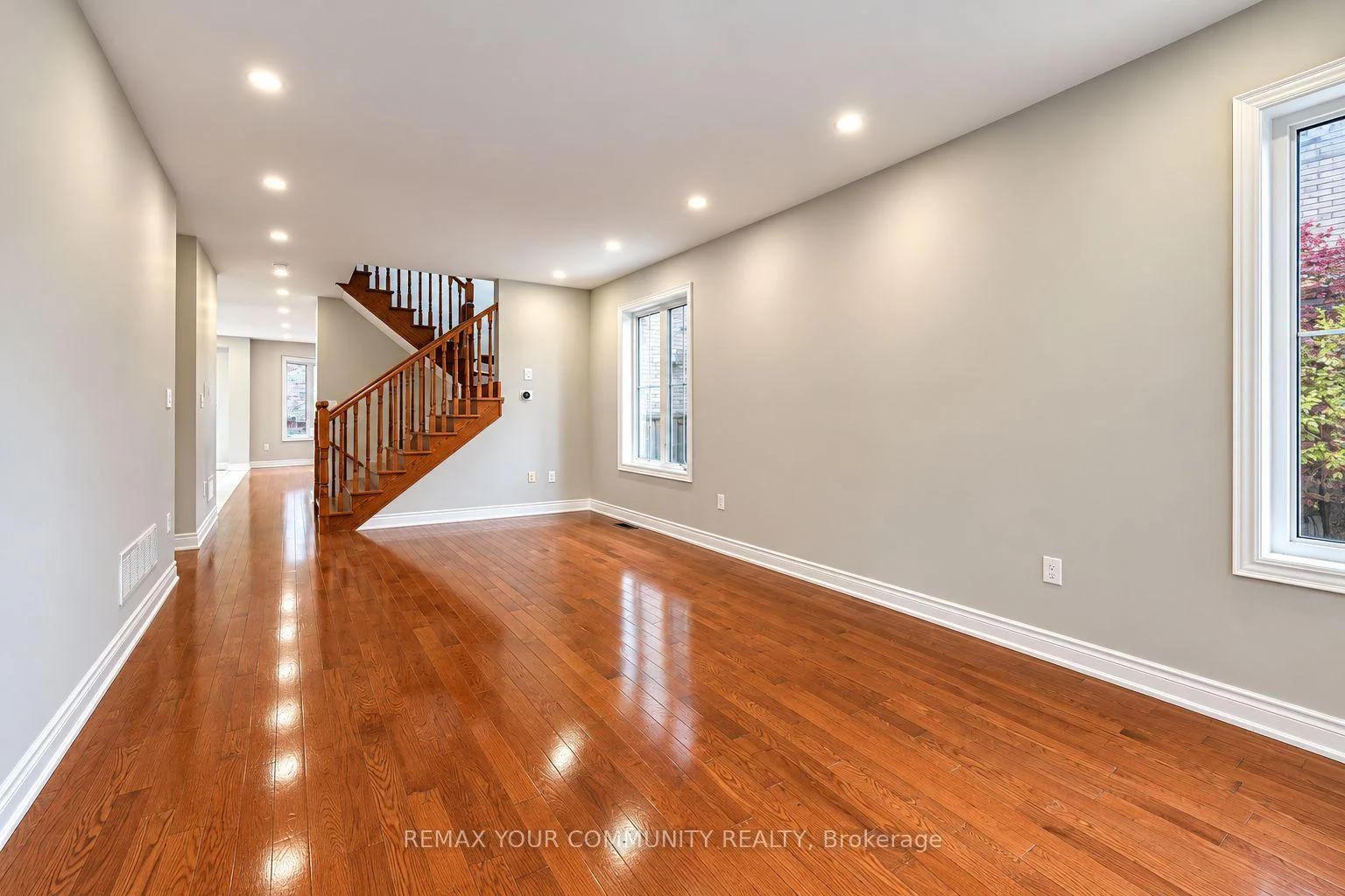 Photo 29 of 131 Killington Avenue, Vaughan, Kleinburg — HOMEH