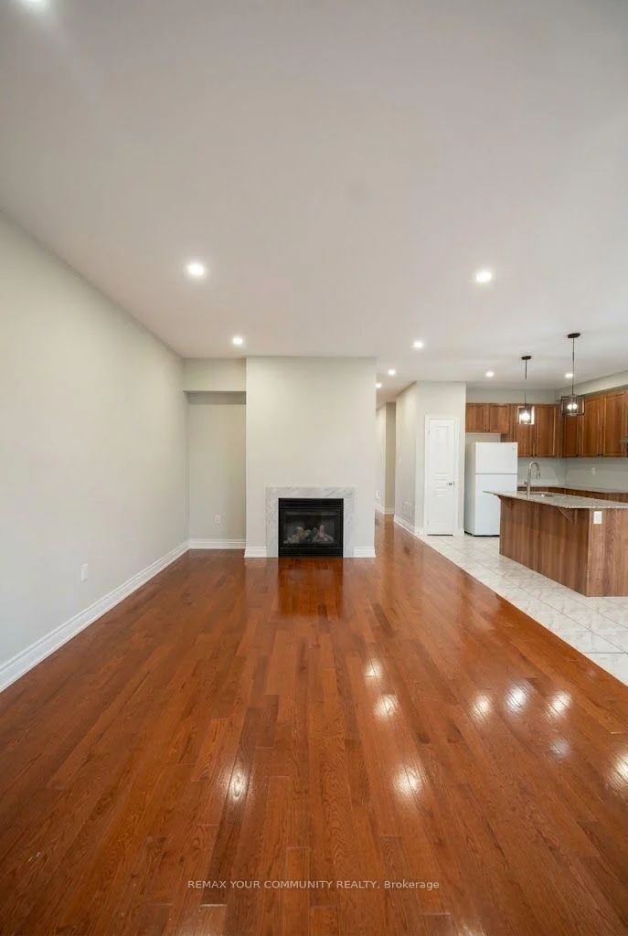 Photo 31 of 131 Killington Avenue, Vaughan, Kleinburg — HOMEH