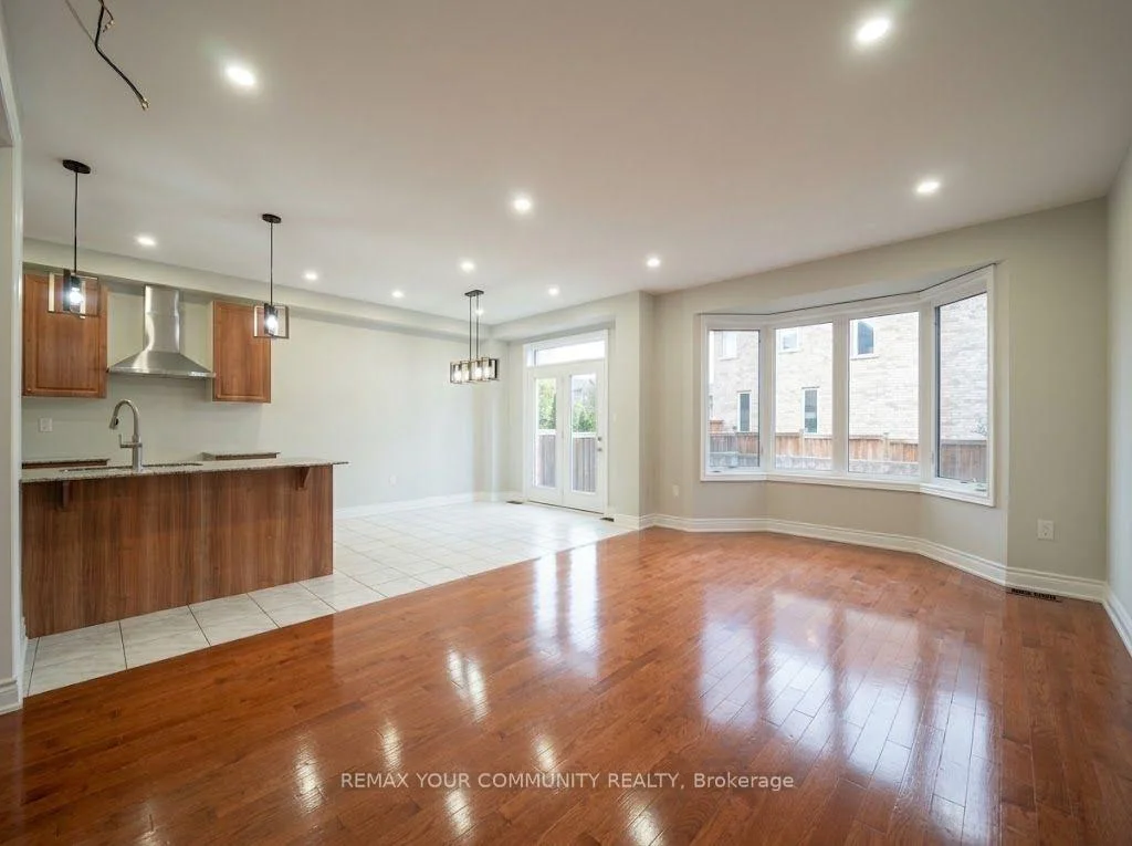 Photo 33 of 131 Killington Avenue, Vaughan, Kleinburg — HOMEH