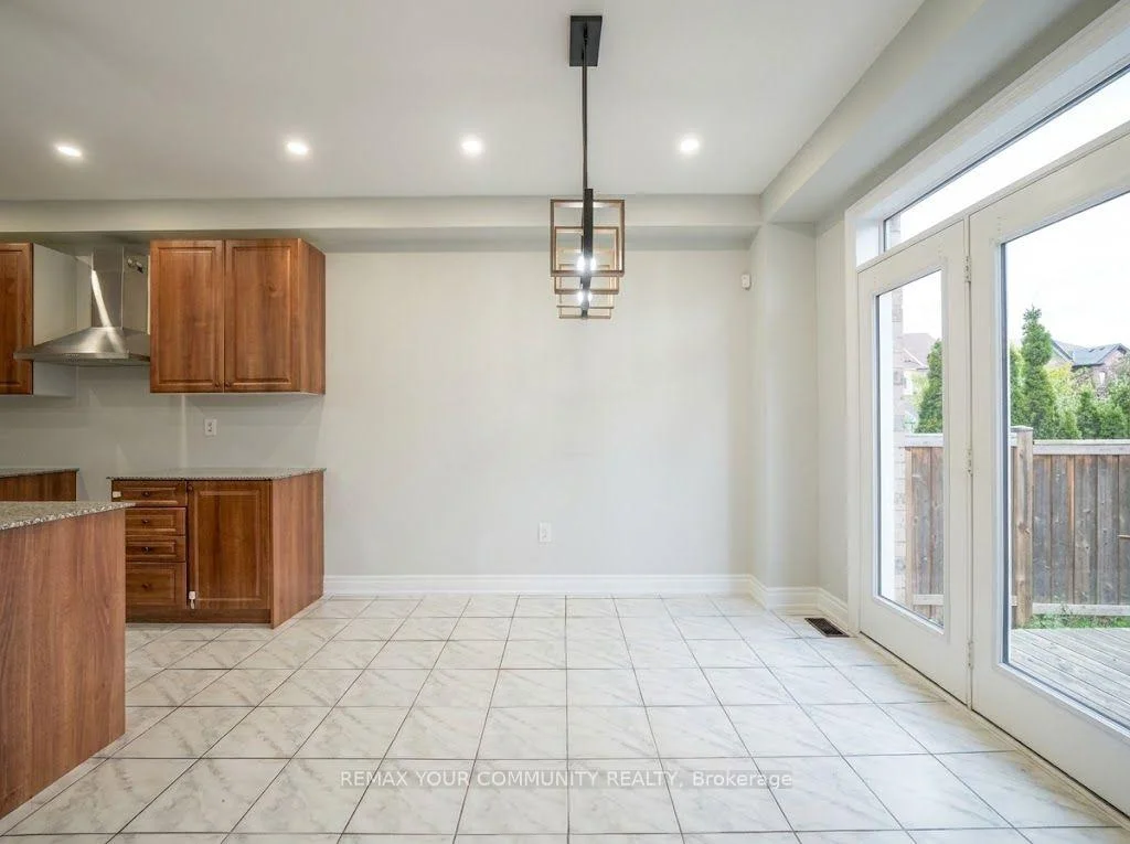 Photo 38 of 131 Killington Avenue, Vaughan, Kleinburg — HOMEH
